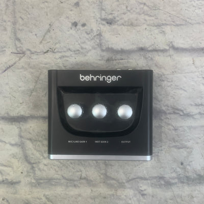 Behringer U-Phoria UM2 Audio Interface