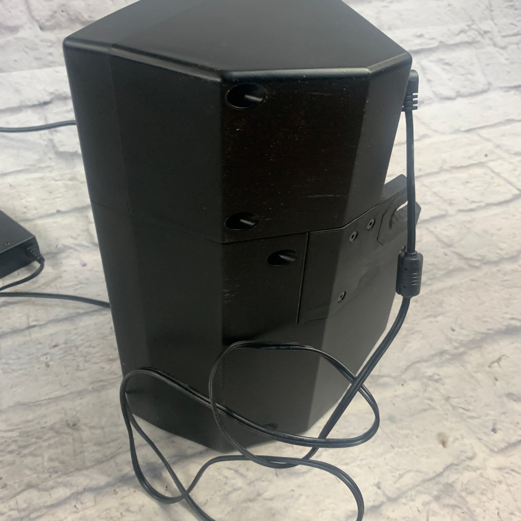 TC-Helicon VoiceSolo FX150 - Monitor attivo per voce 150W TC-Helicon VoiceSolo FX150 - Monitor attivo per voce 150W