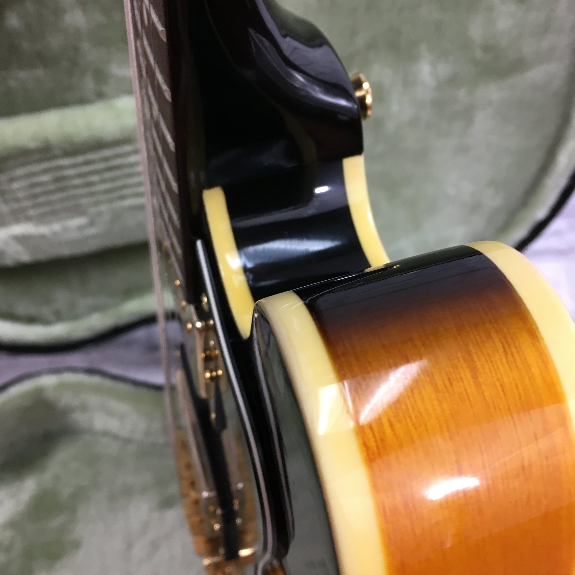 Epiphone Dot Vintage Sunburst Semi-Hollow w/ Hardcase