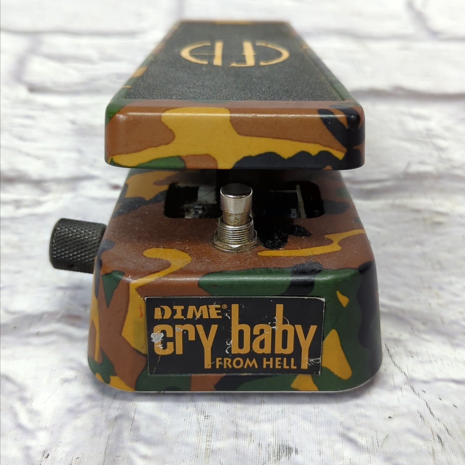 dimebag pedals Dunlop DB01 Dimebag Signature Cry Baby From Hell Wah