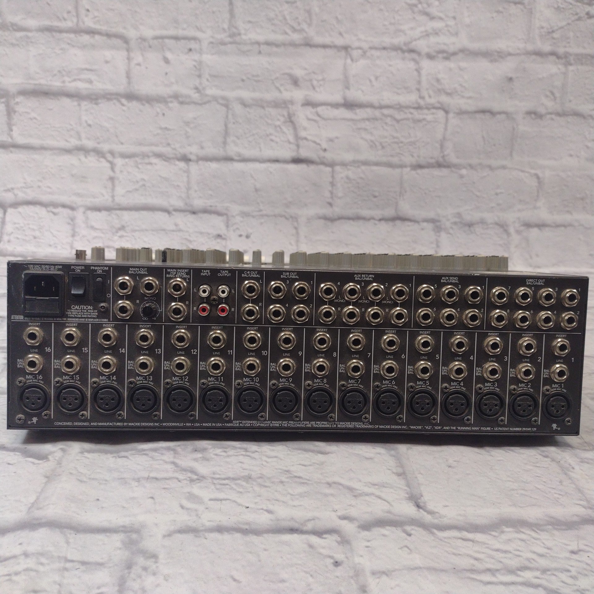 Mackie 1604 VLZ Pro Mixer AS IS - Evolution Music Mackie 1604 VLZ Pro Mixer AS IS - Evolution Music
