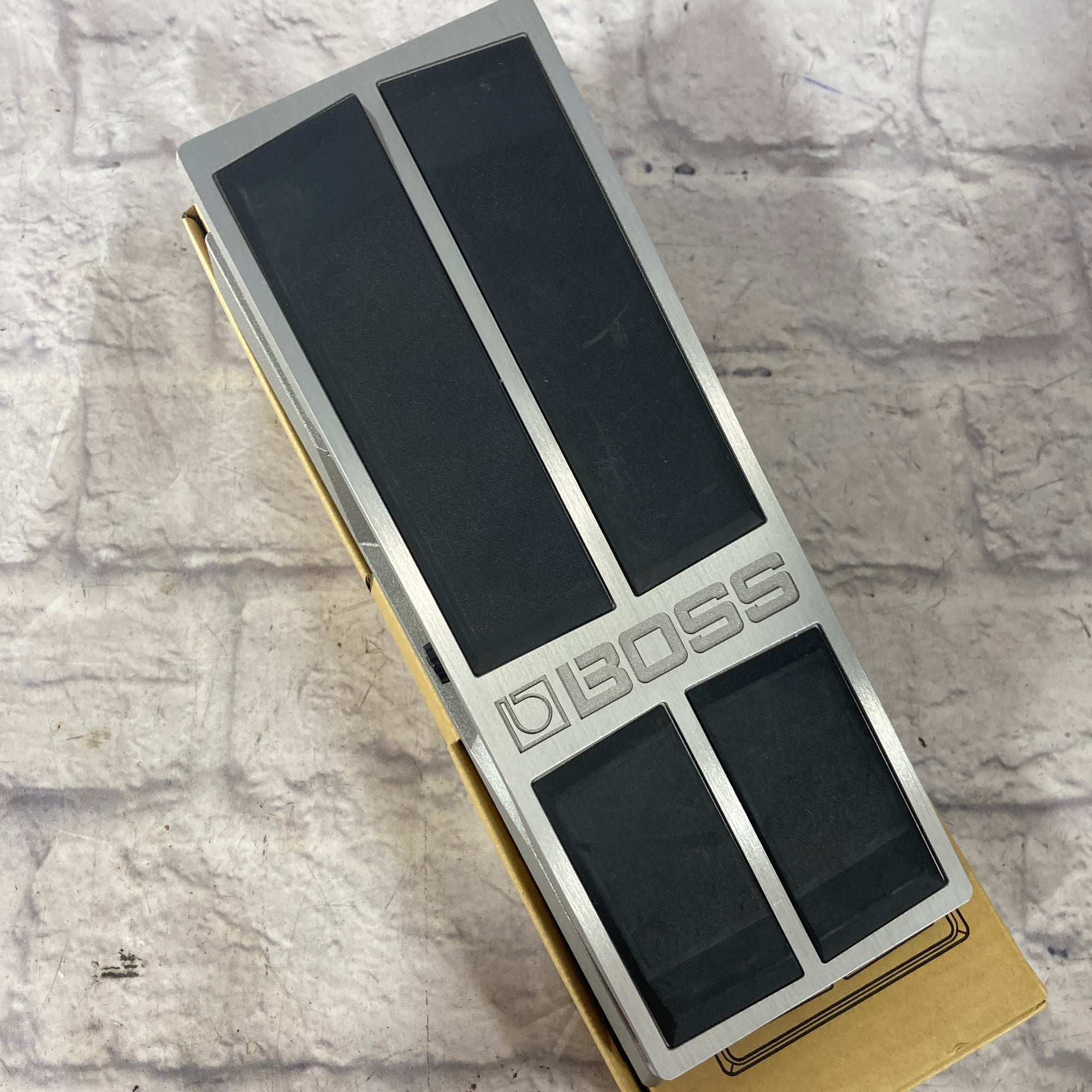 boss volume pedal fv-500h Boss FV-500H High Impedance Volume Pedal