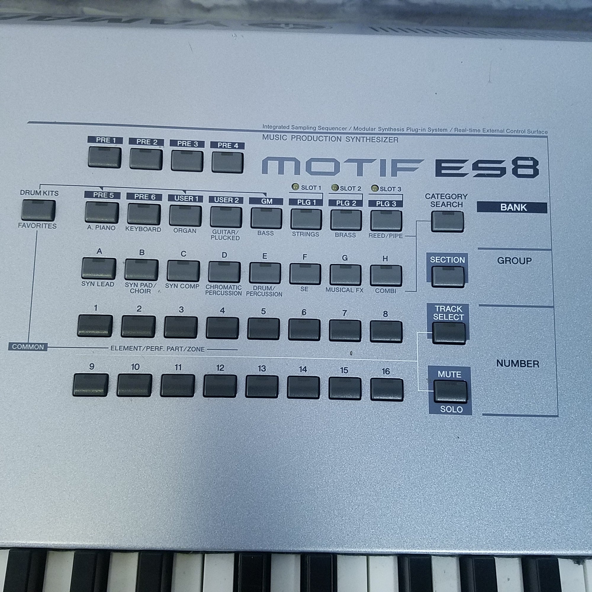 Yamaha Motif ES8 88 Weighted Key Digital Piano Synth Workstation -  Evolution Music