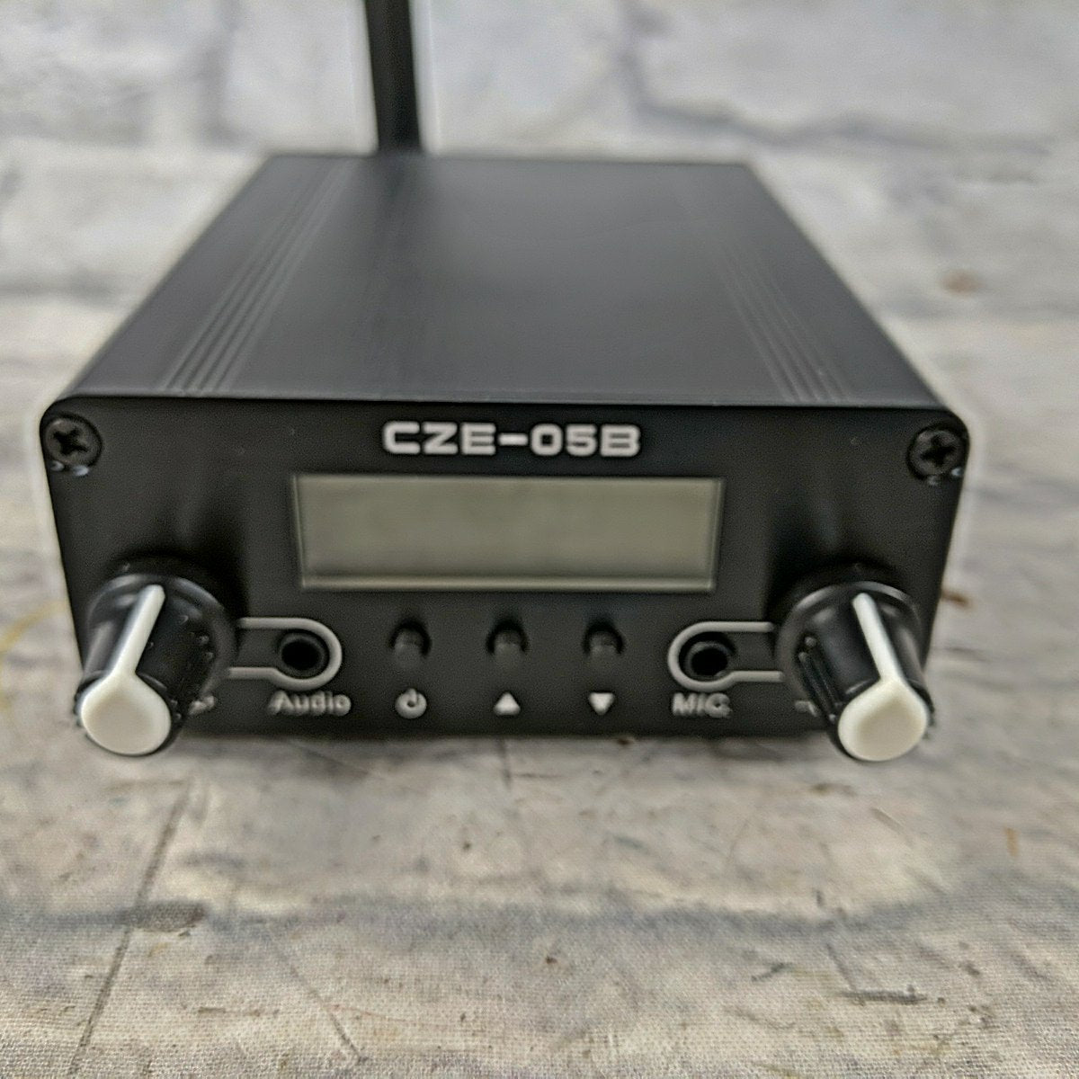Unknown CZE 05B FM Transmitter Wireless Transmitter Pack