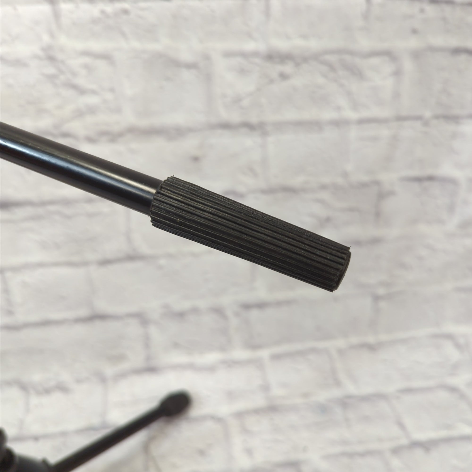 Unknown Guitar Cab / Snare Drum Boom Microphone Stand
