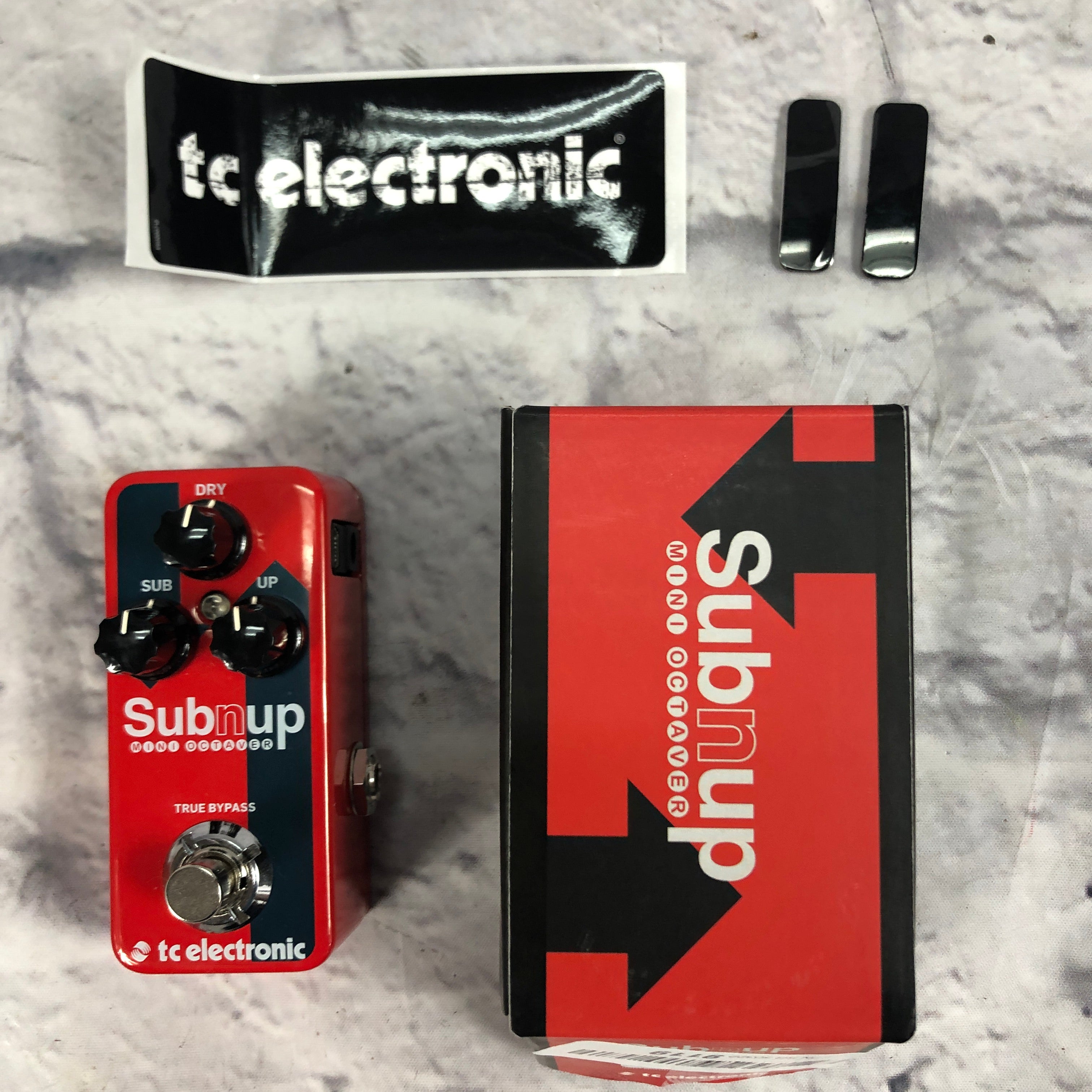 tc electronic Subnup mini オクターバー(元箱あり) Amazon.com: TC Electronic SUB 'N' UP MINI OCTAVER Compact