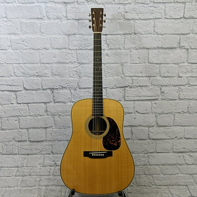 Martin HD-28V Acoustic Guitar with Martin Case 2014
