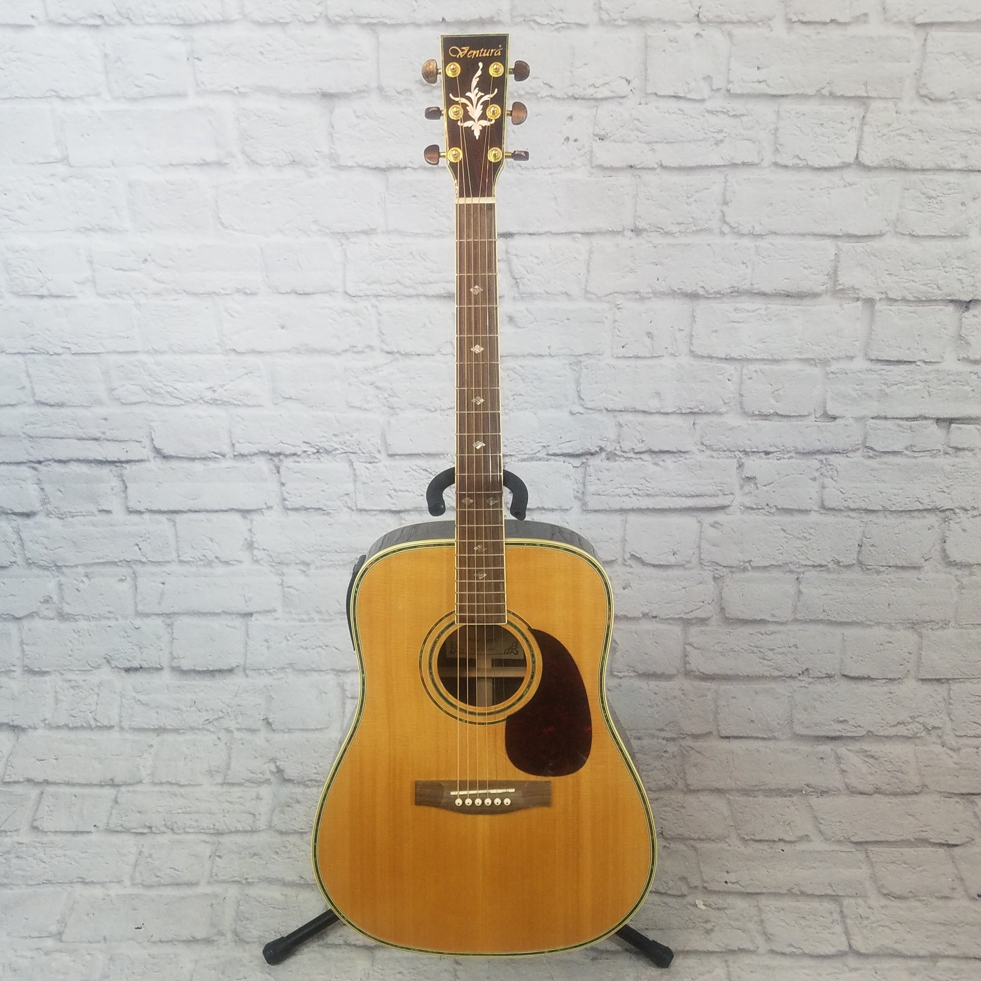 Ventura V5NAT Dreadnought Acoustic