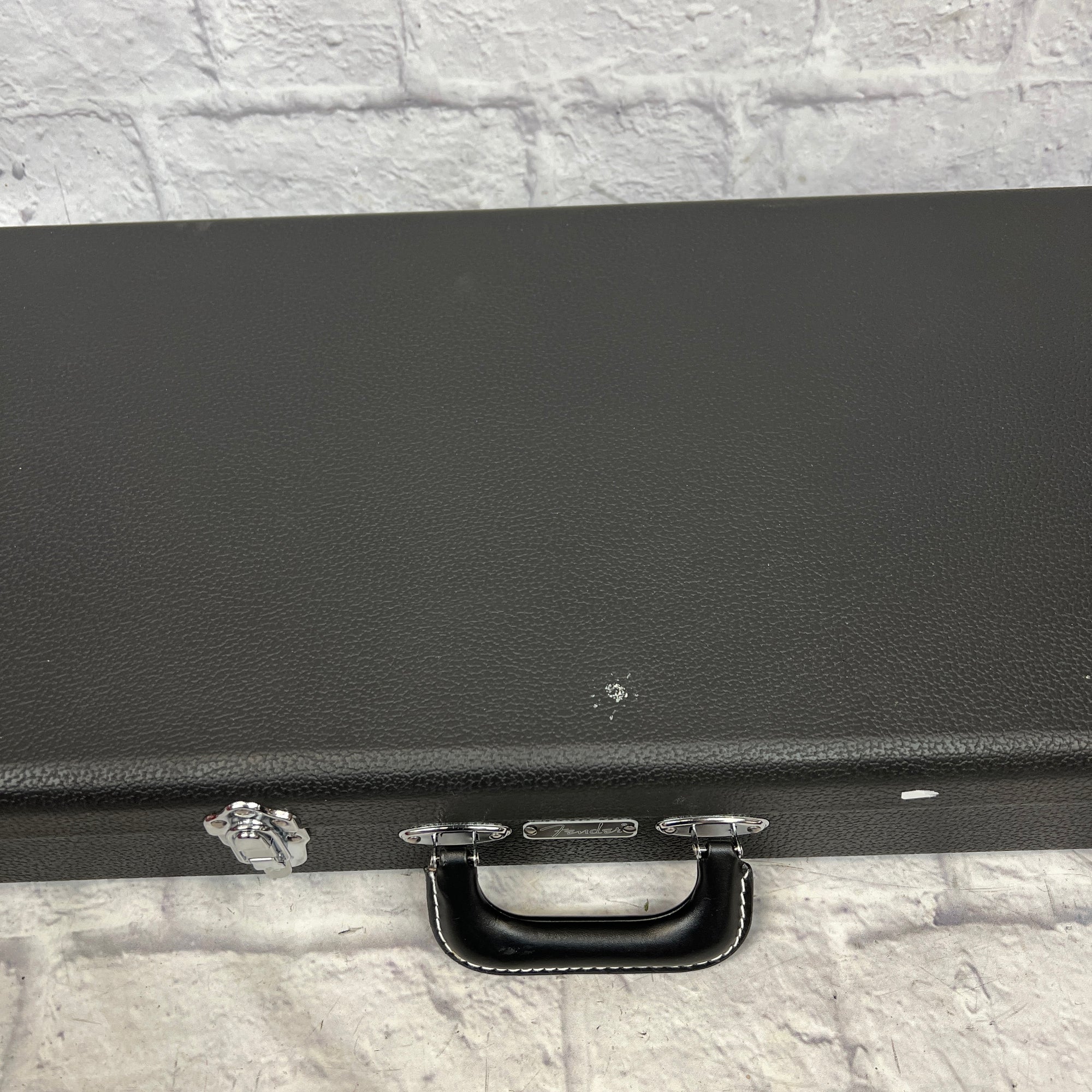 Fender Classic Series Hard Shell Case for Strat or Telecaster