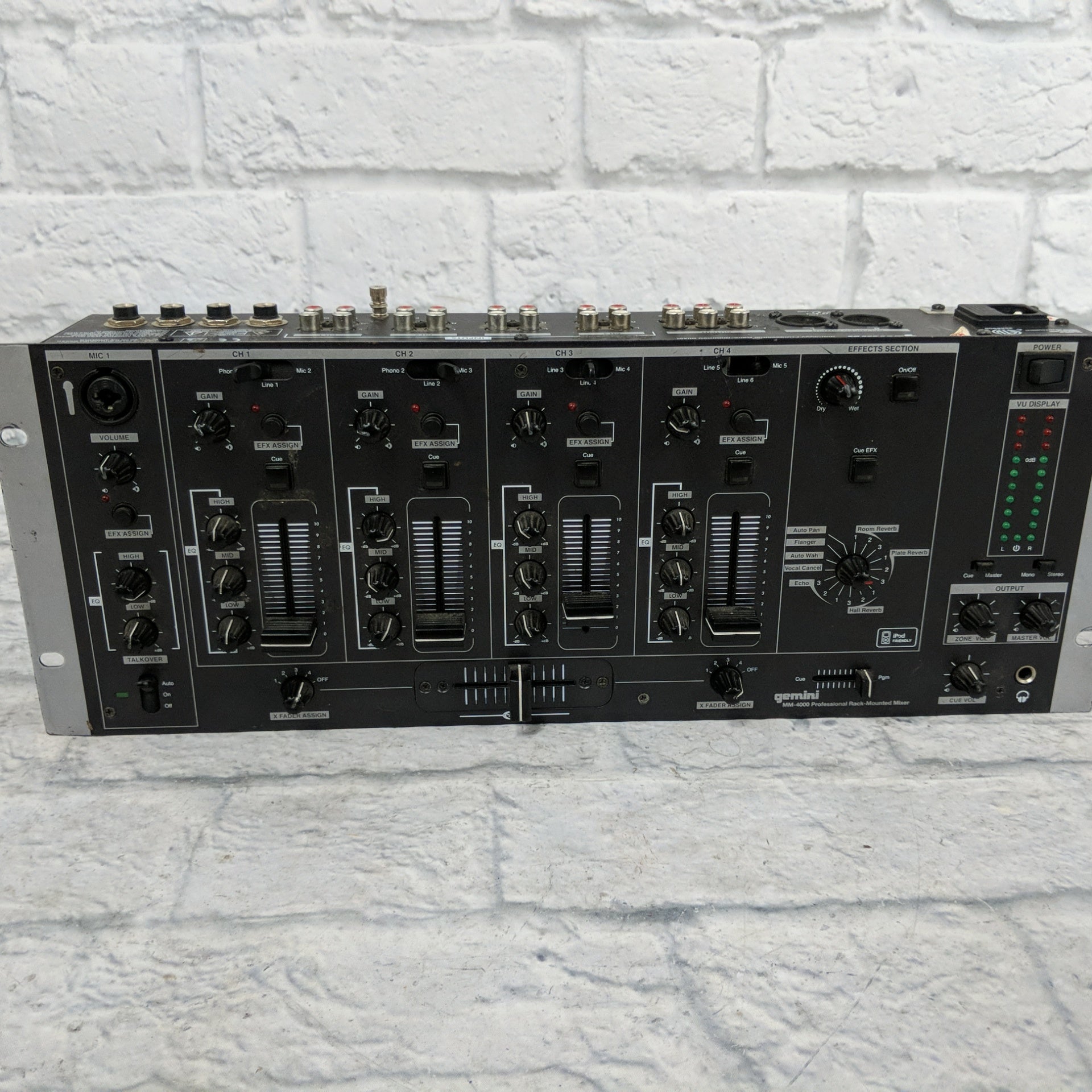 Gemini MM-4000 Professional Rack-Mounted Mixer