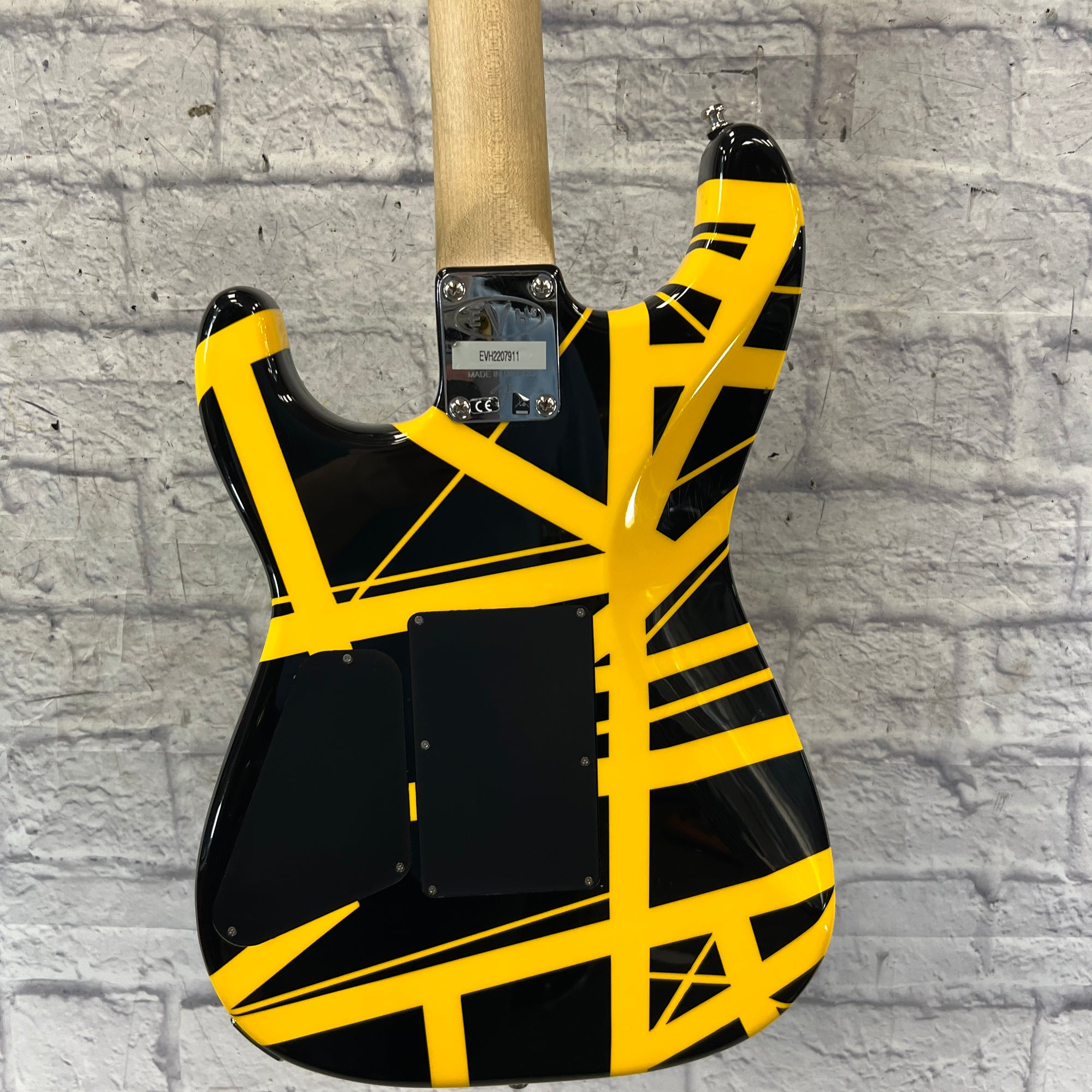 EVH Striped Series Black w Yellow Stripes Electric Guitar