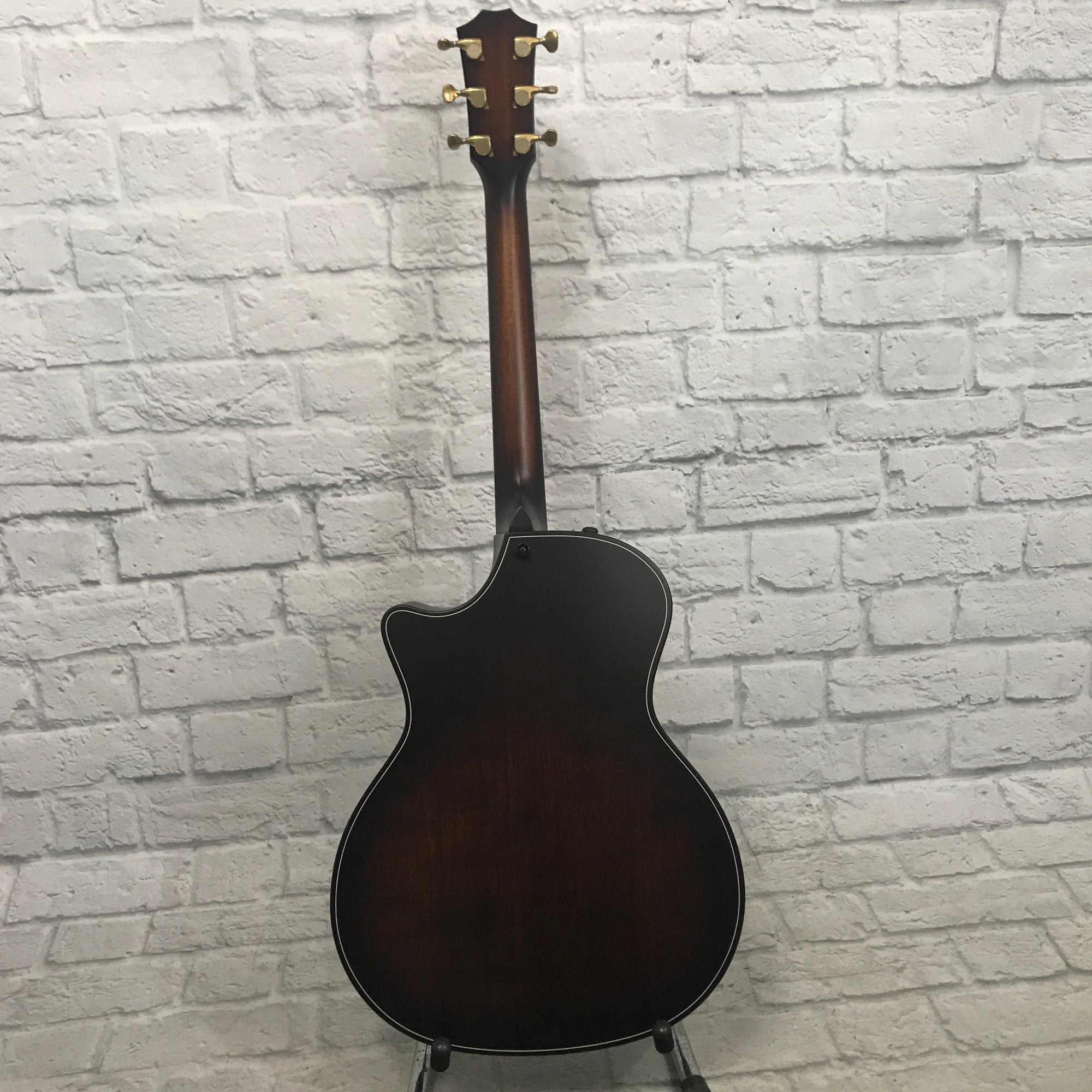 Taylor Builder's Edition 324ce V-Class Bracing Shaded Edgeburst With Case