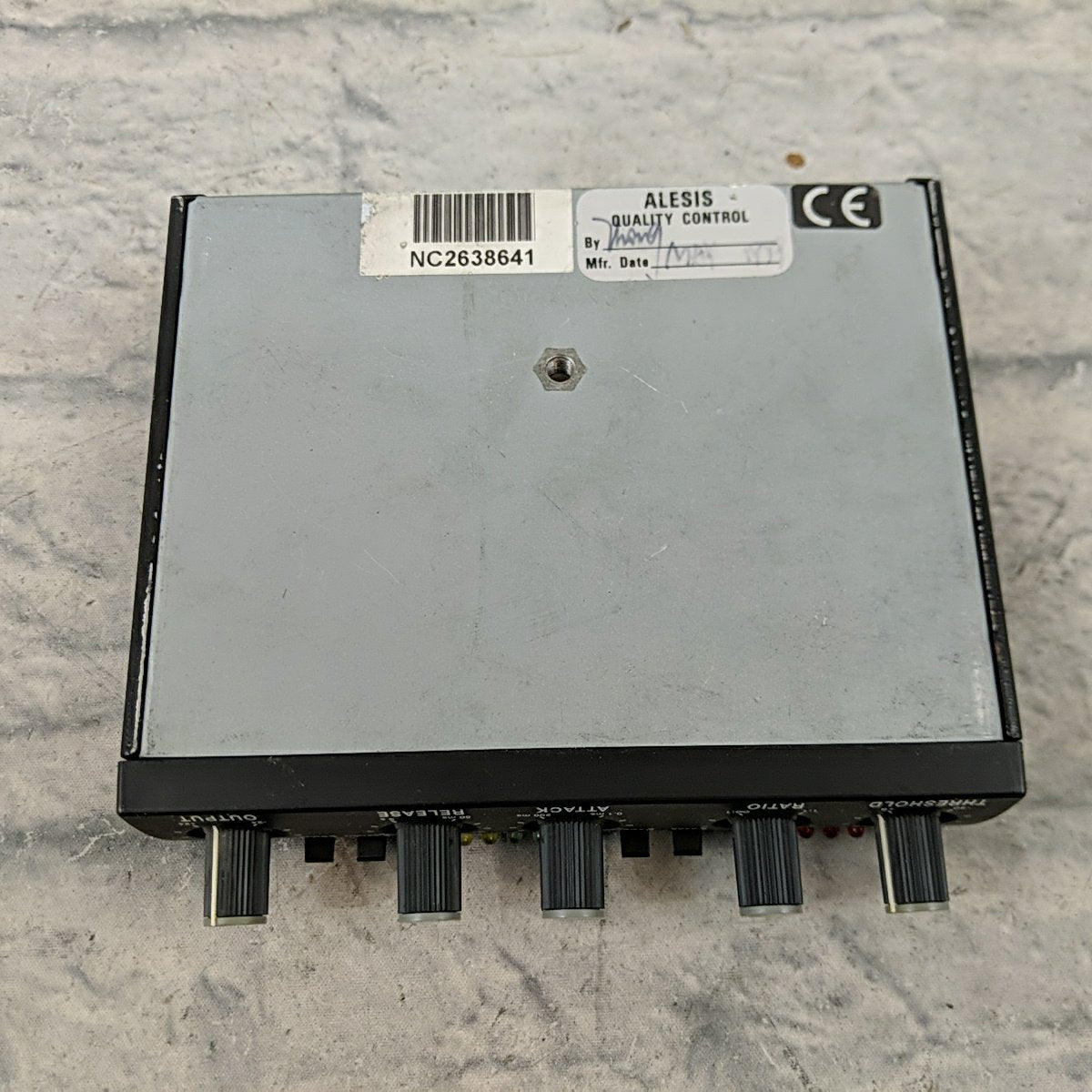 Alesis NanoCompressor RMS / Peak Stereo Compressor / Limiter w/ Power Supply