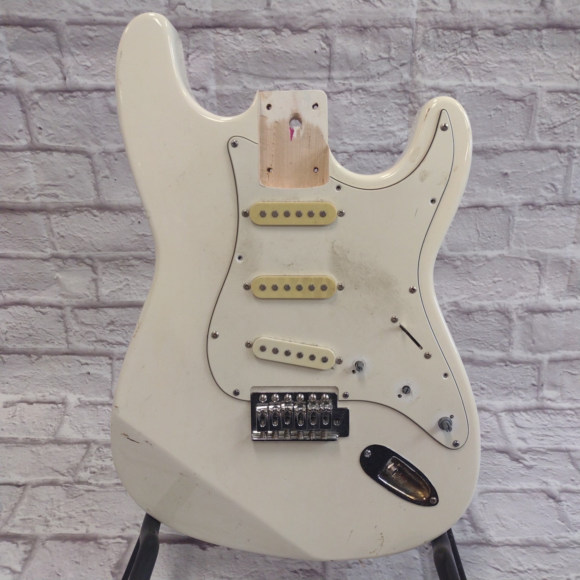 Unknown Olympic White Strat Body w. Pickguard