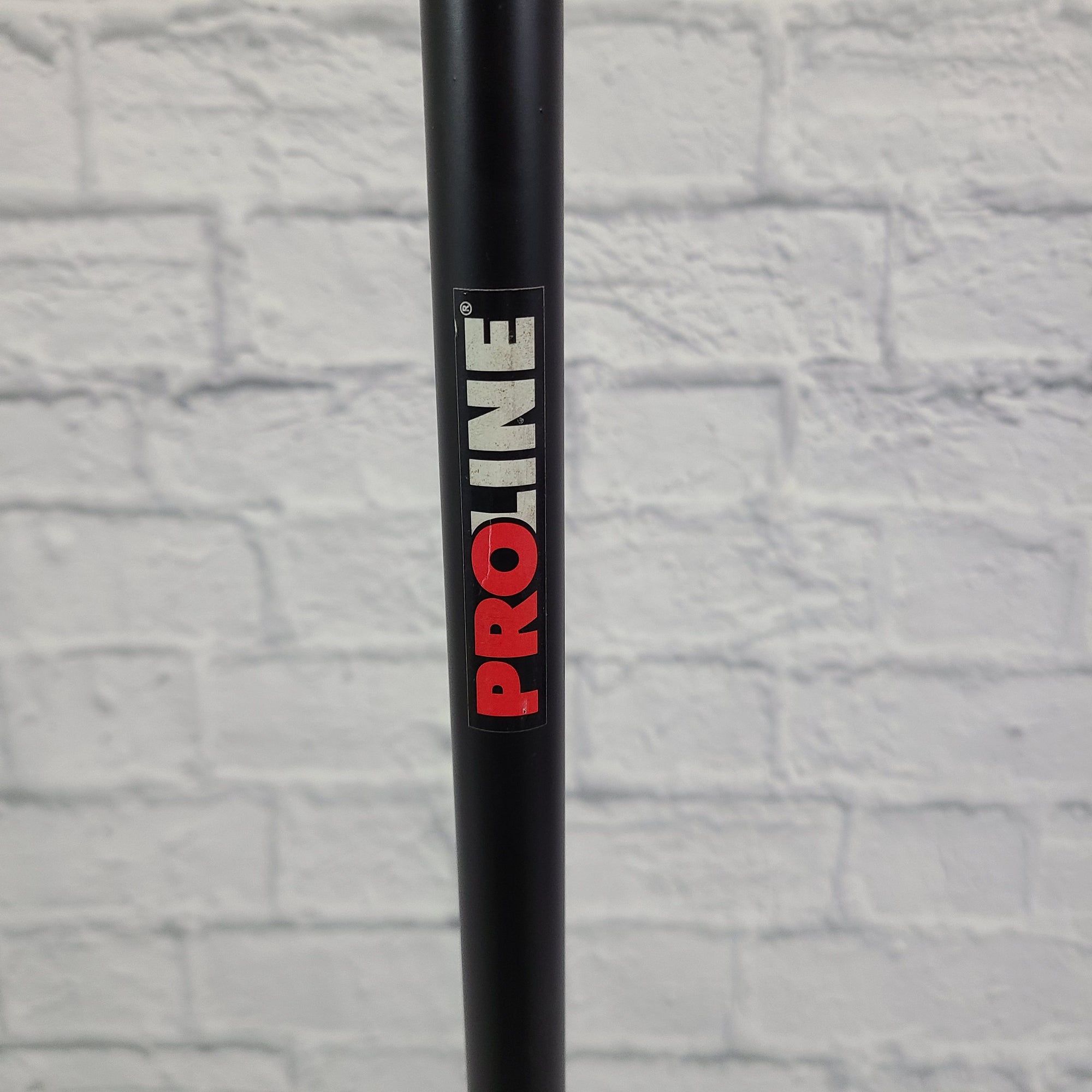 Proline Round-Base Straight Mic Stand