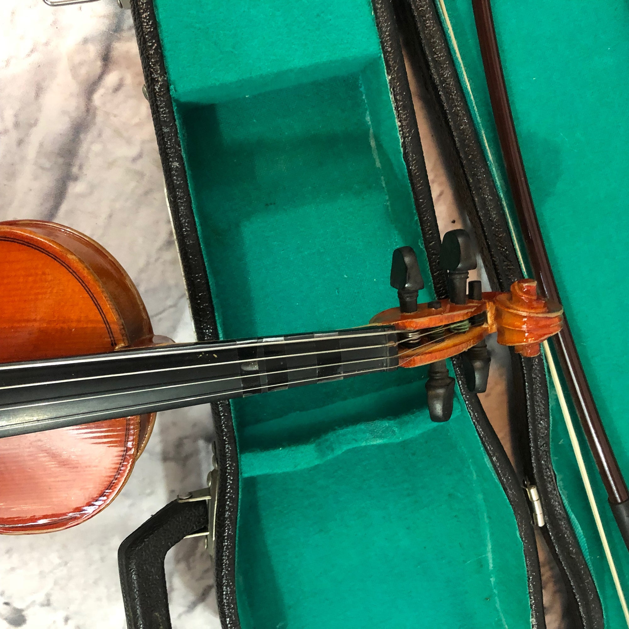 Skylark Grand 1/16th Violin w Case/Bow