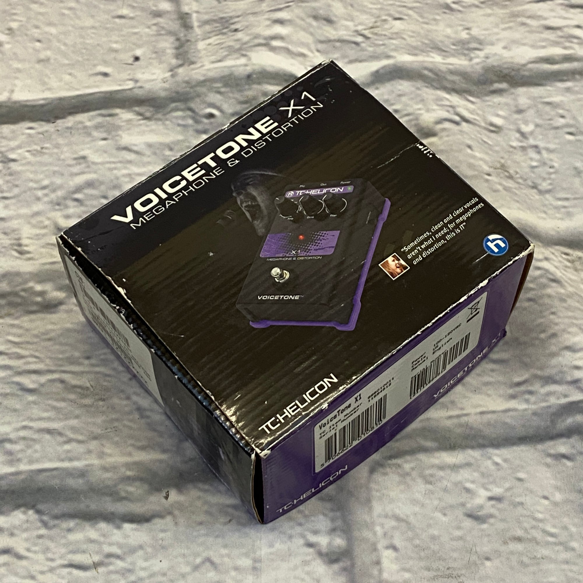 TC Helicon Voicetone X1 Megaphone and Distortion Vocal Effect Pedal