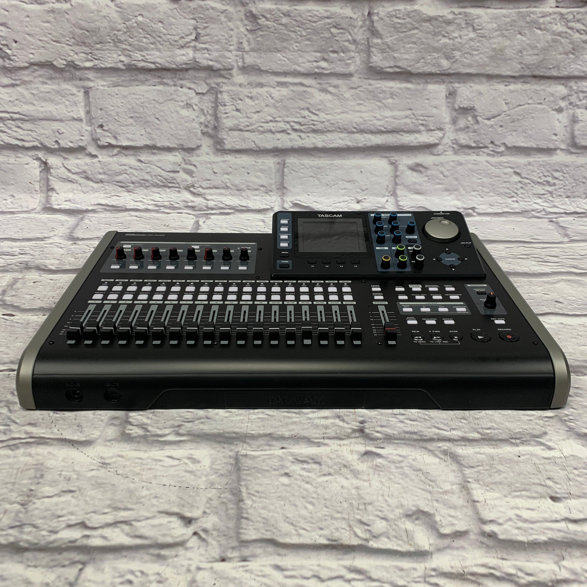 Tascam DP-24SD Digital Portastudio