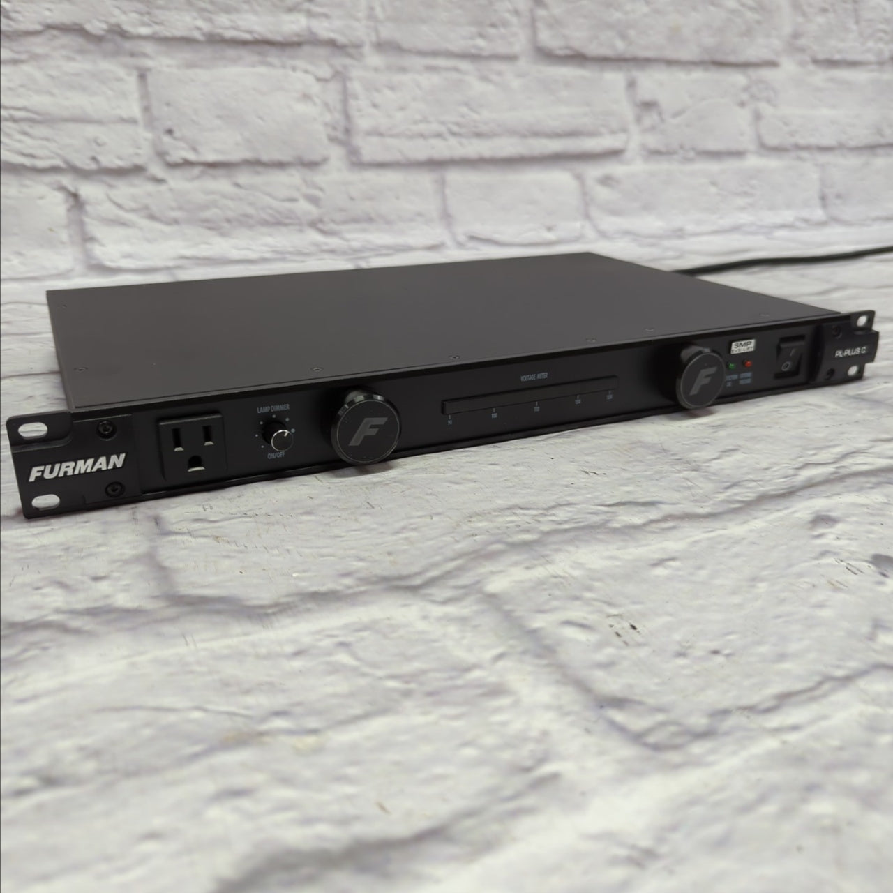 Furman PL-PLUS C Power Conditioner w/ Voltmeter