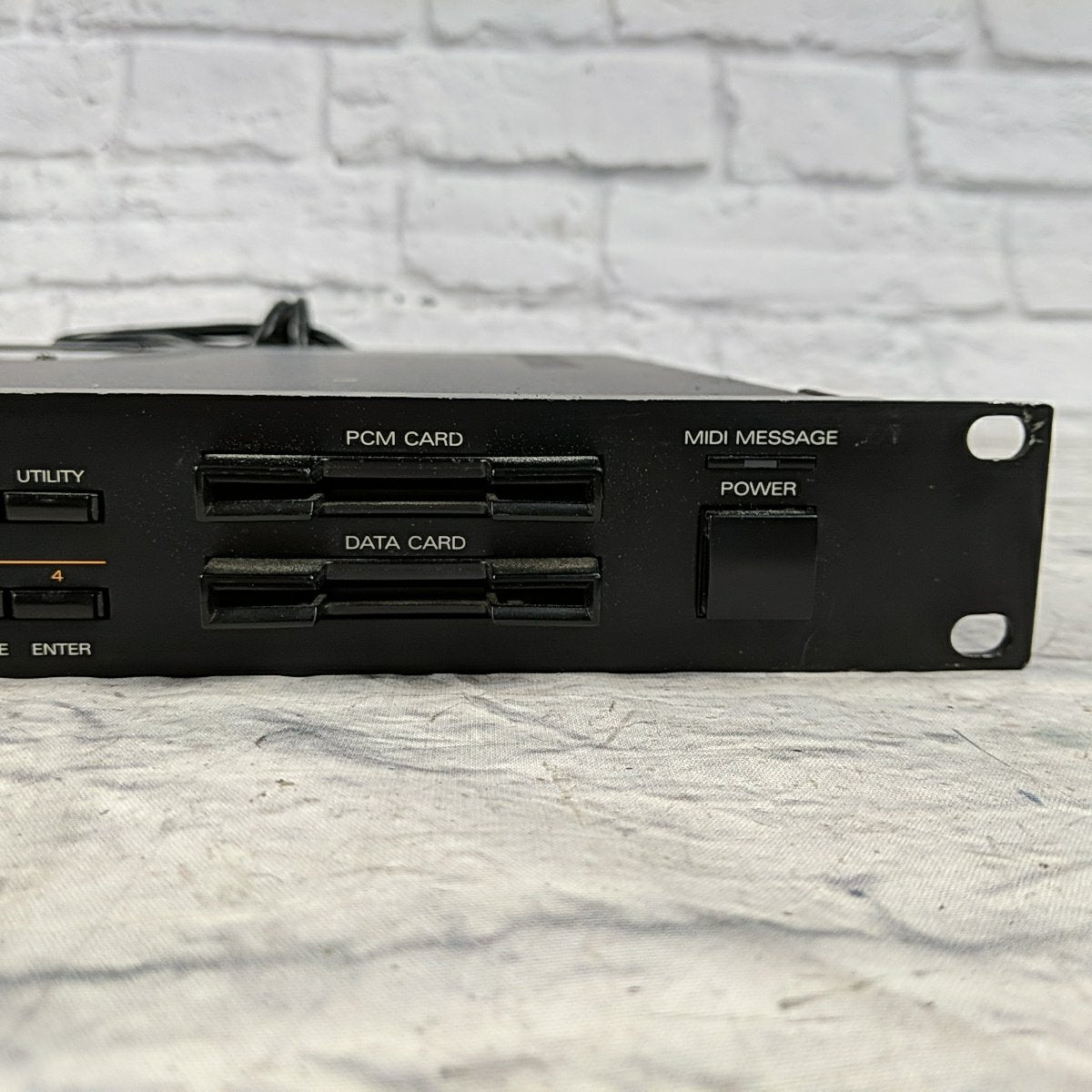 Roland JV-880 Multi Timbral Synthesizer Module Rack Synth