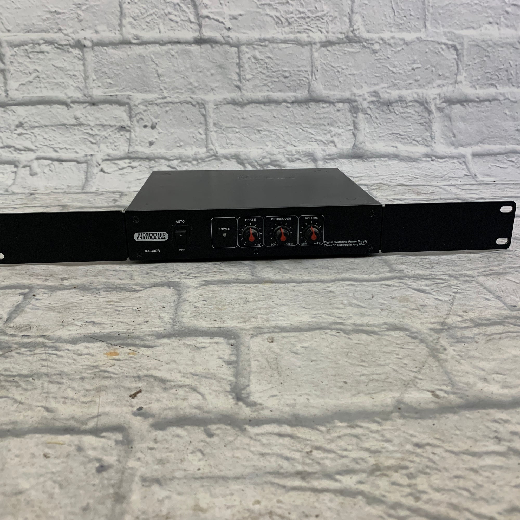 Earthquake Music XJ-300R Switching Power Supply Subwoofer Amplifer