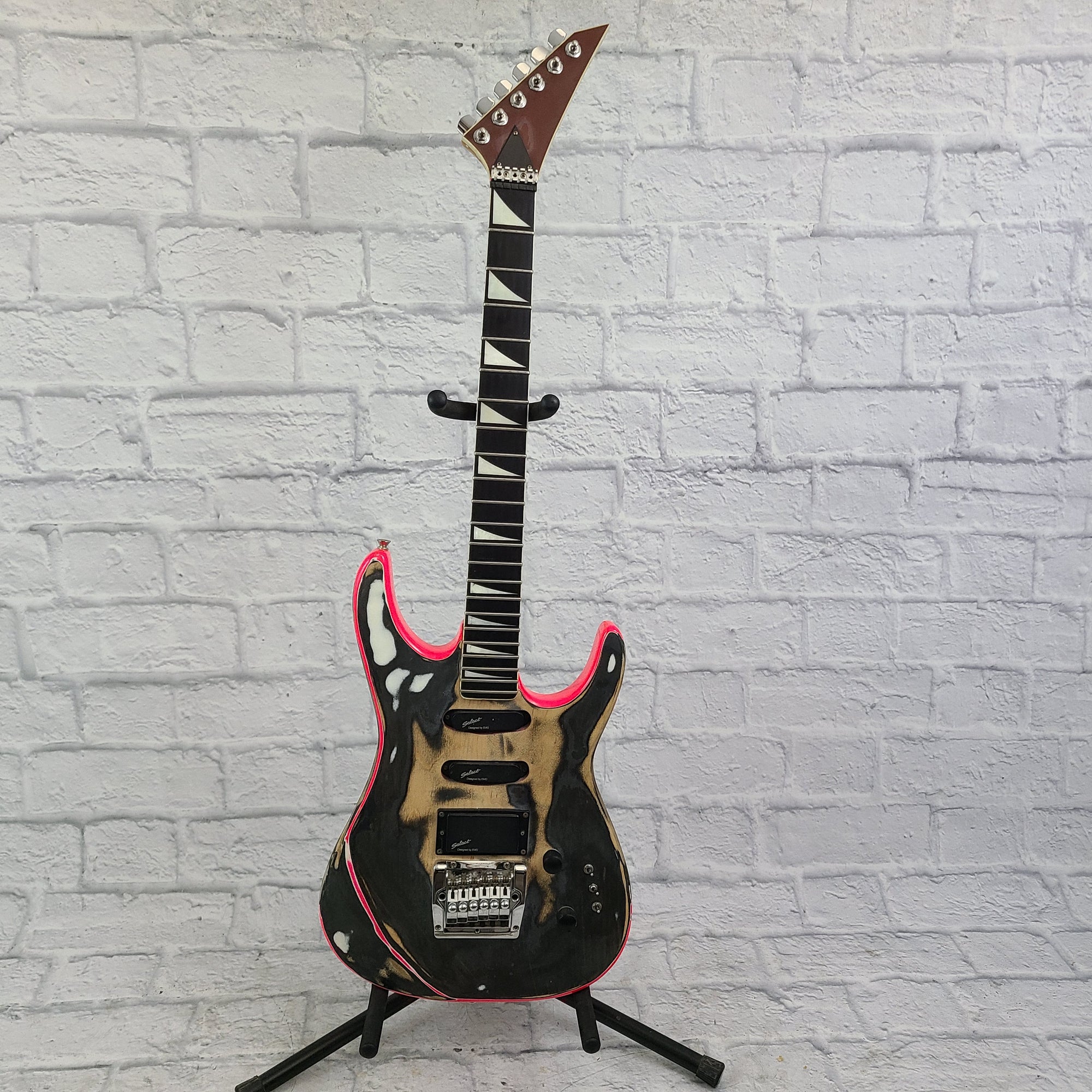 Unknown Peavey Style Guitar w/ Floating Tremolo System (Relic)  Electric Guitar