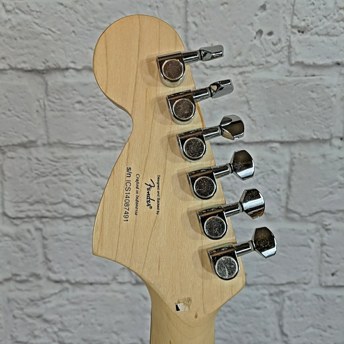 Fender Squier Strat Distressed Relic Electric Guitar with Hot Rails Bridge Pickup