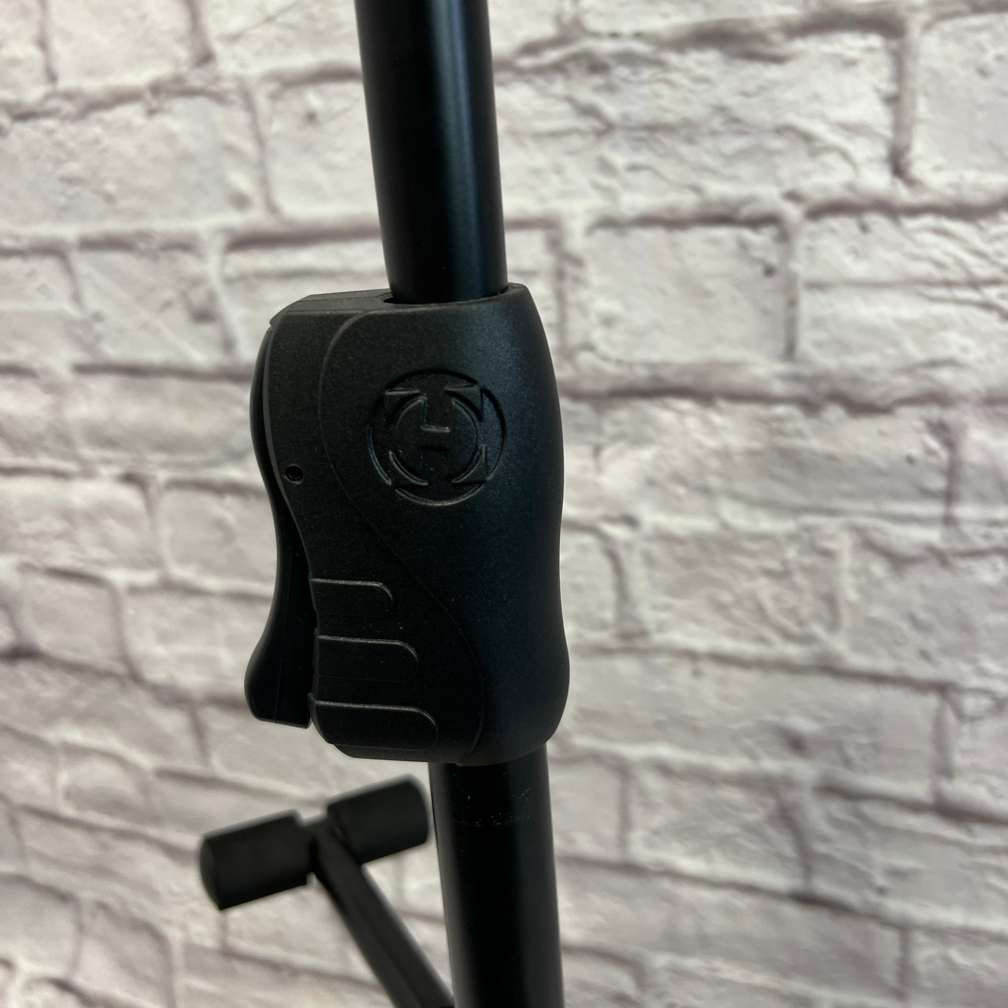 Hercules Dual Guitar Stand