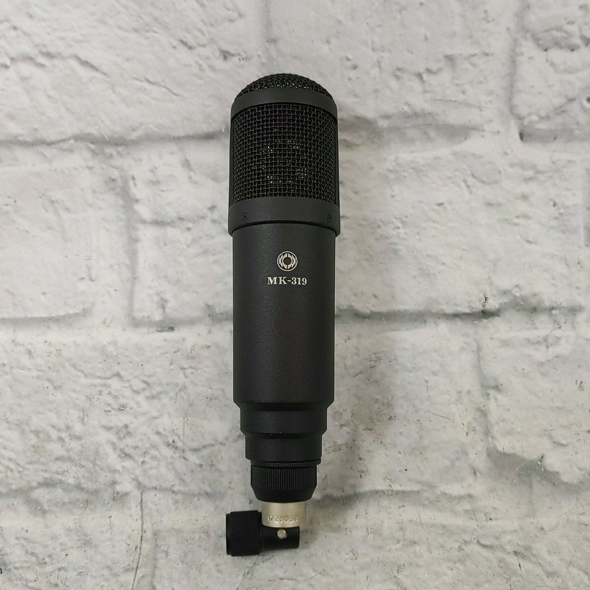 Oktava MK-319 Large Diaphragm Cardioid Condenser Microphone