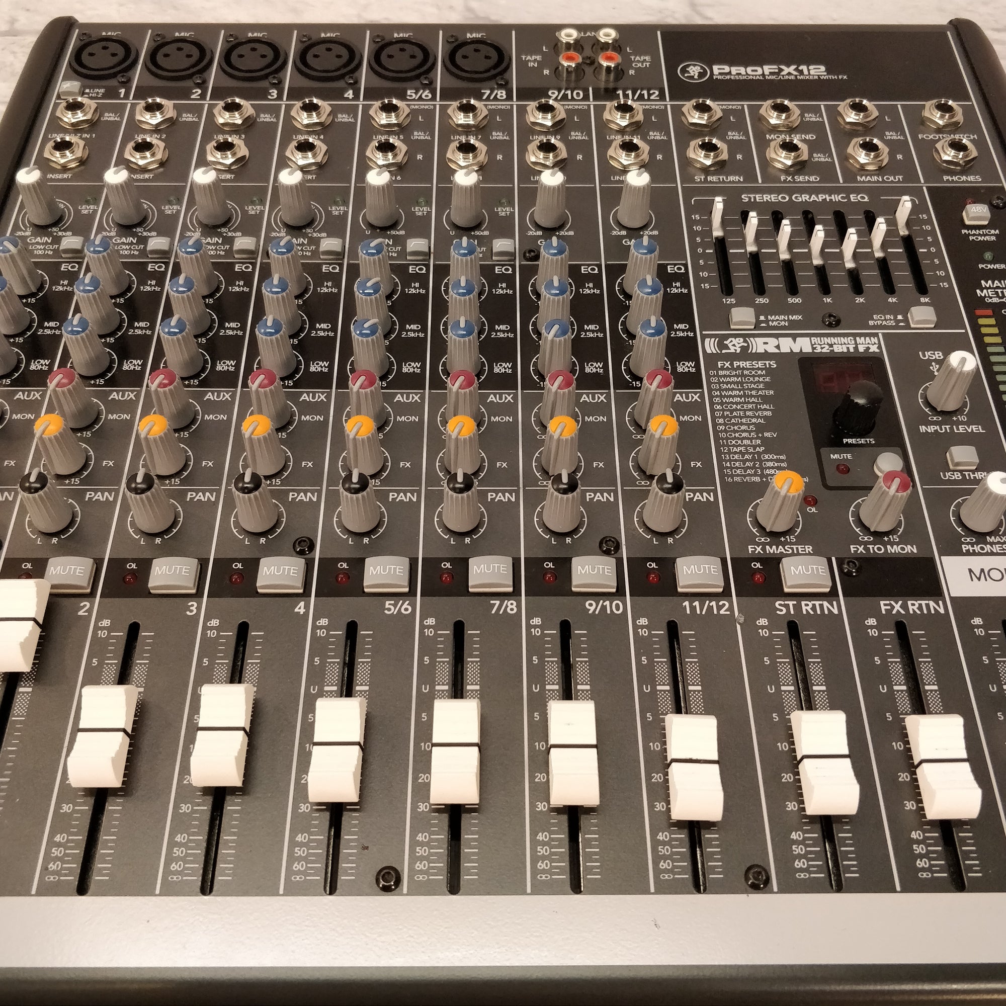 Mackie ProFX Professional Mic/Line Mixer with FX w Case