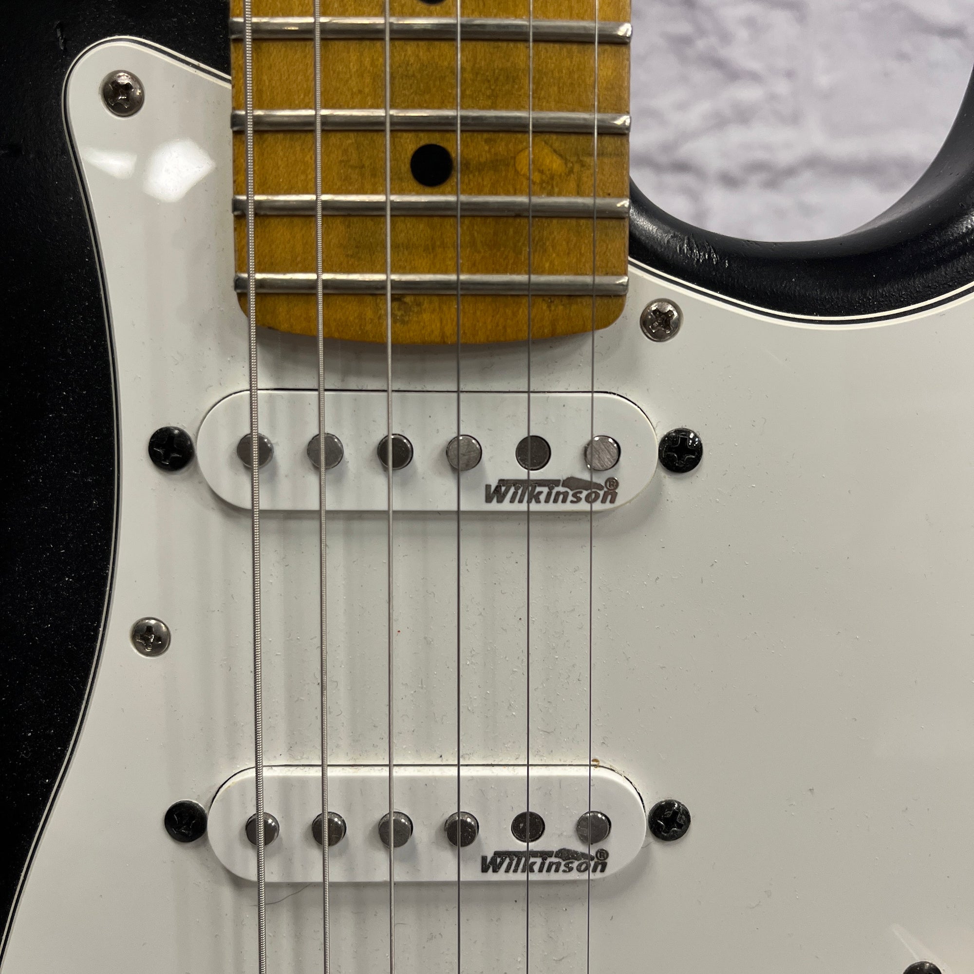 Vintage (Brand) V6 Icon Distressed Strat Electric Guitar