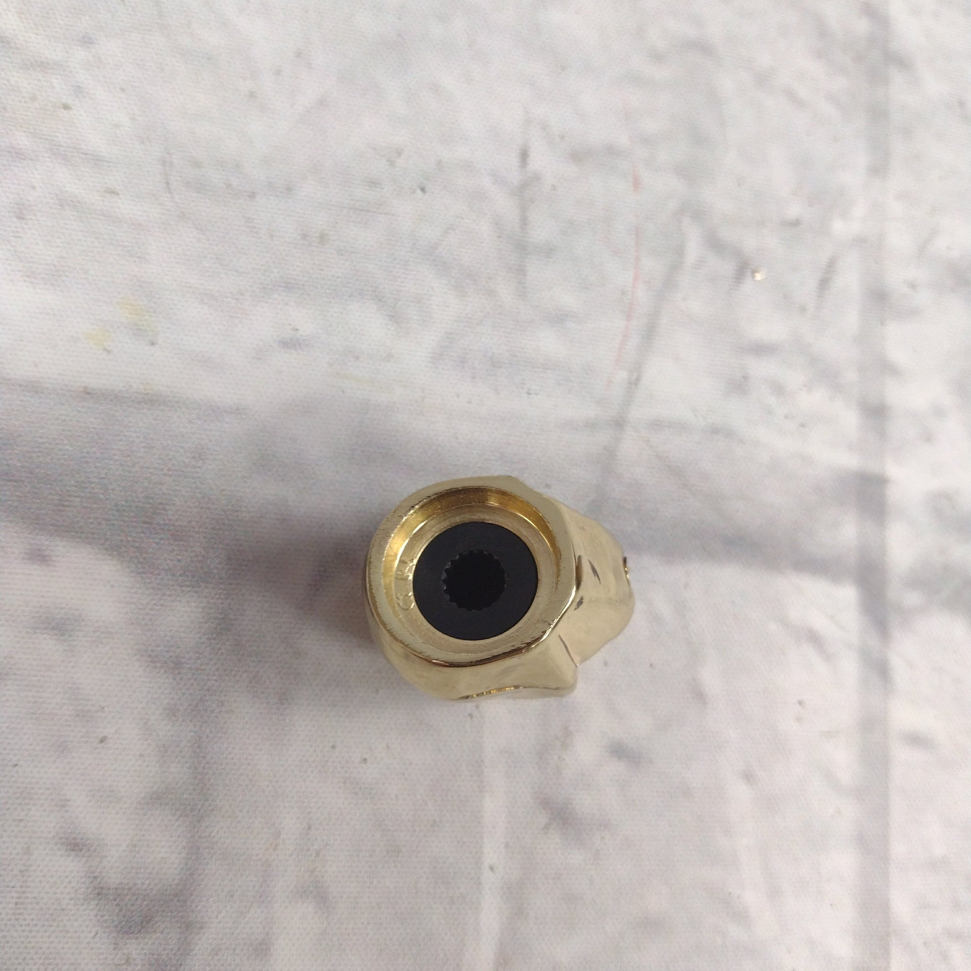 CB Gitty (5) Gold Skull Tuning Machines