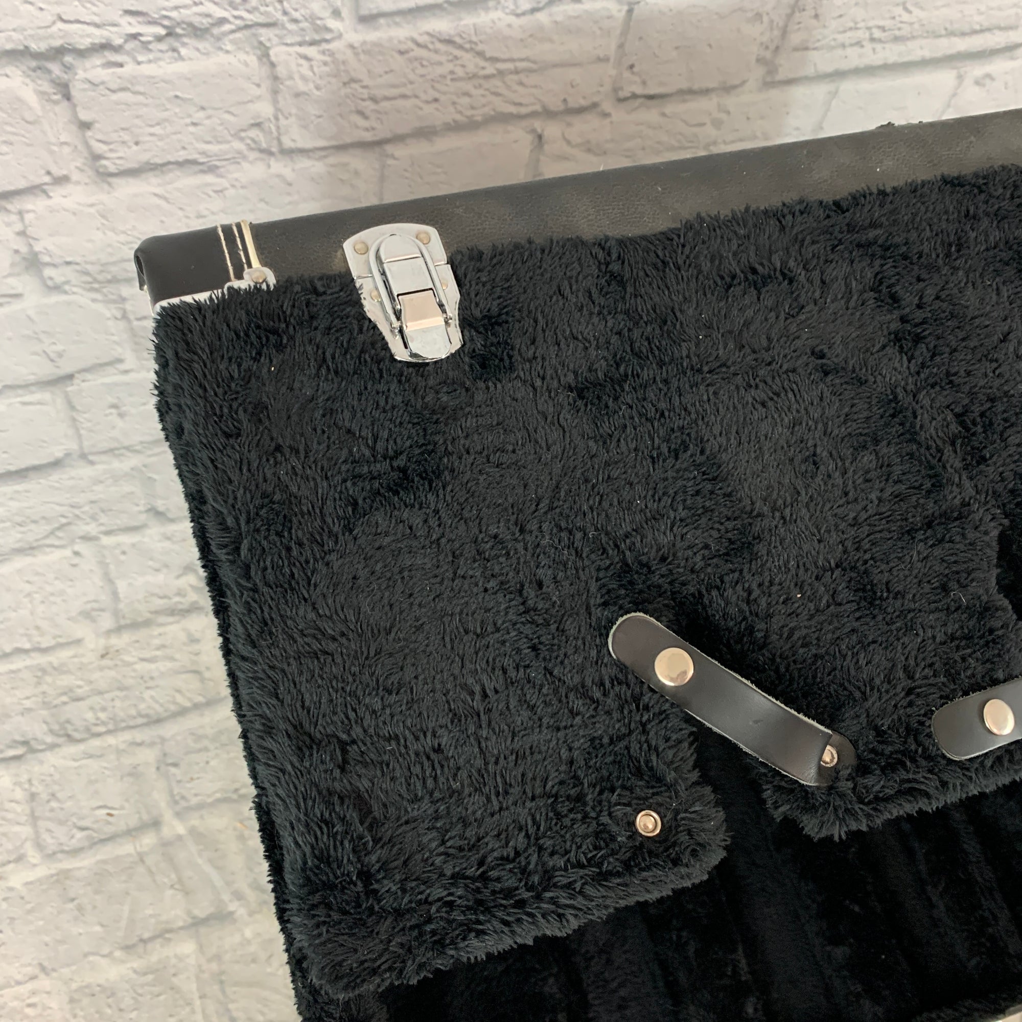 Road Runner 3 Guitar Stand, Black Tolex Case