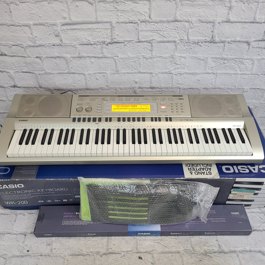Casio WK-200 Electronic Keyboard w/ accessories