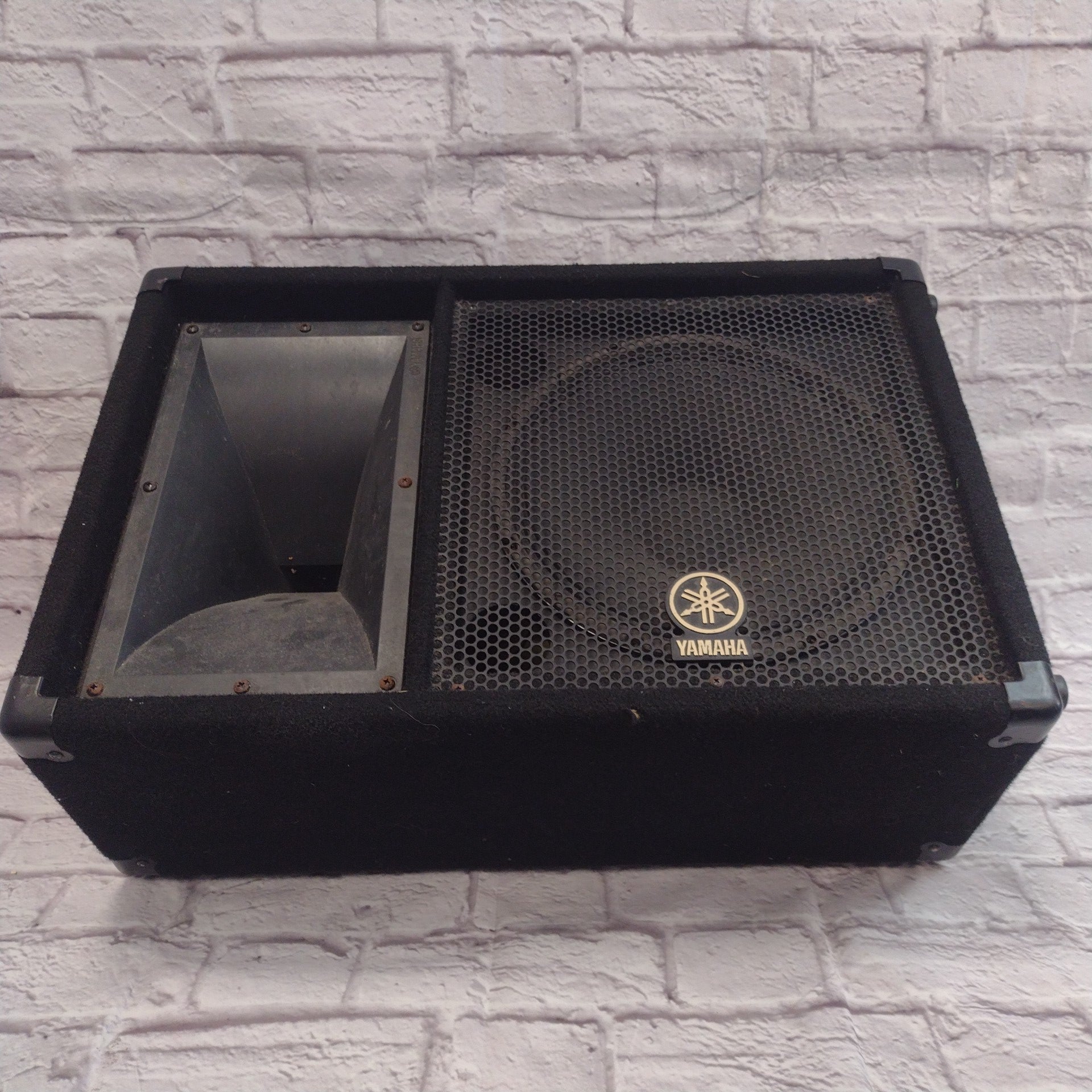 Yamaha SM12V Floor Monitor 12 Passive Speaker - Evolution Music