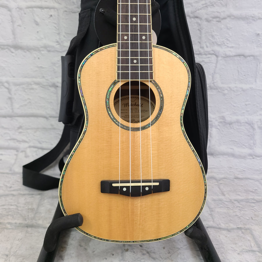 Mitchell MU-70 Ukulele w/ Case