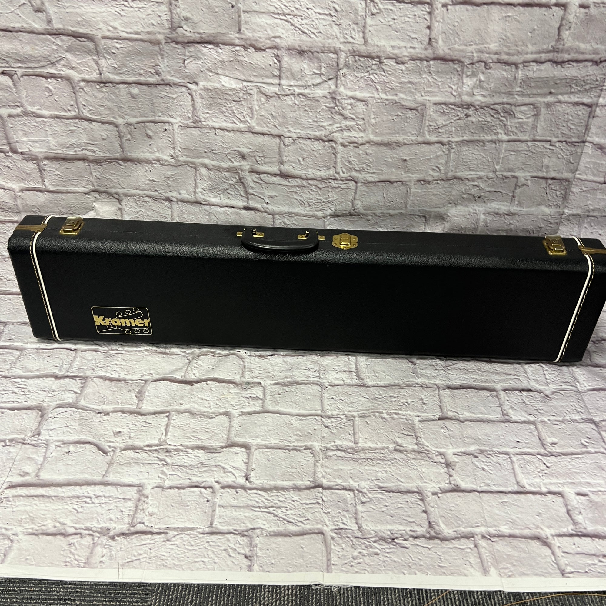 Kramer The Duke Headless Bass Aluminum Neck with Case