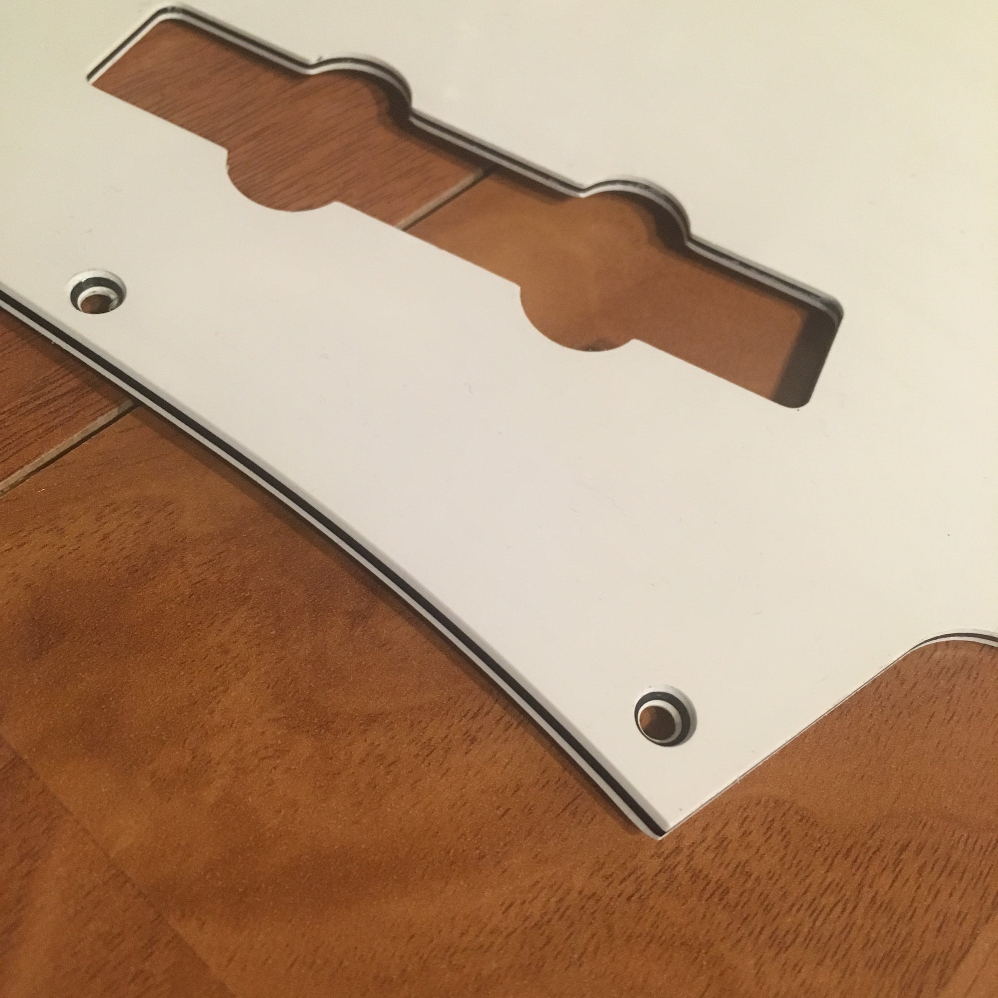 Jazz Bass Pickguard Cream (Single Slot)