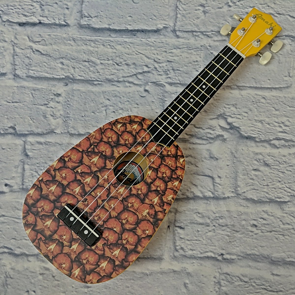 Amahi DDUK16 Pineapple Design Ukulele