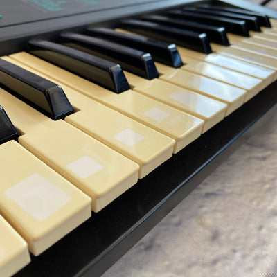 Yamaha PSR-6 Synthesizer