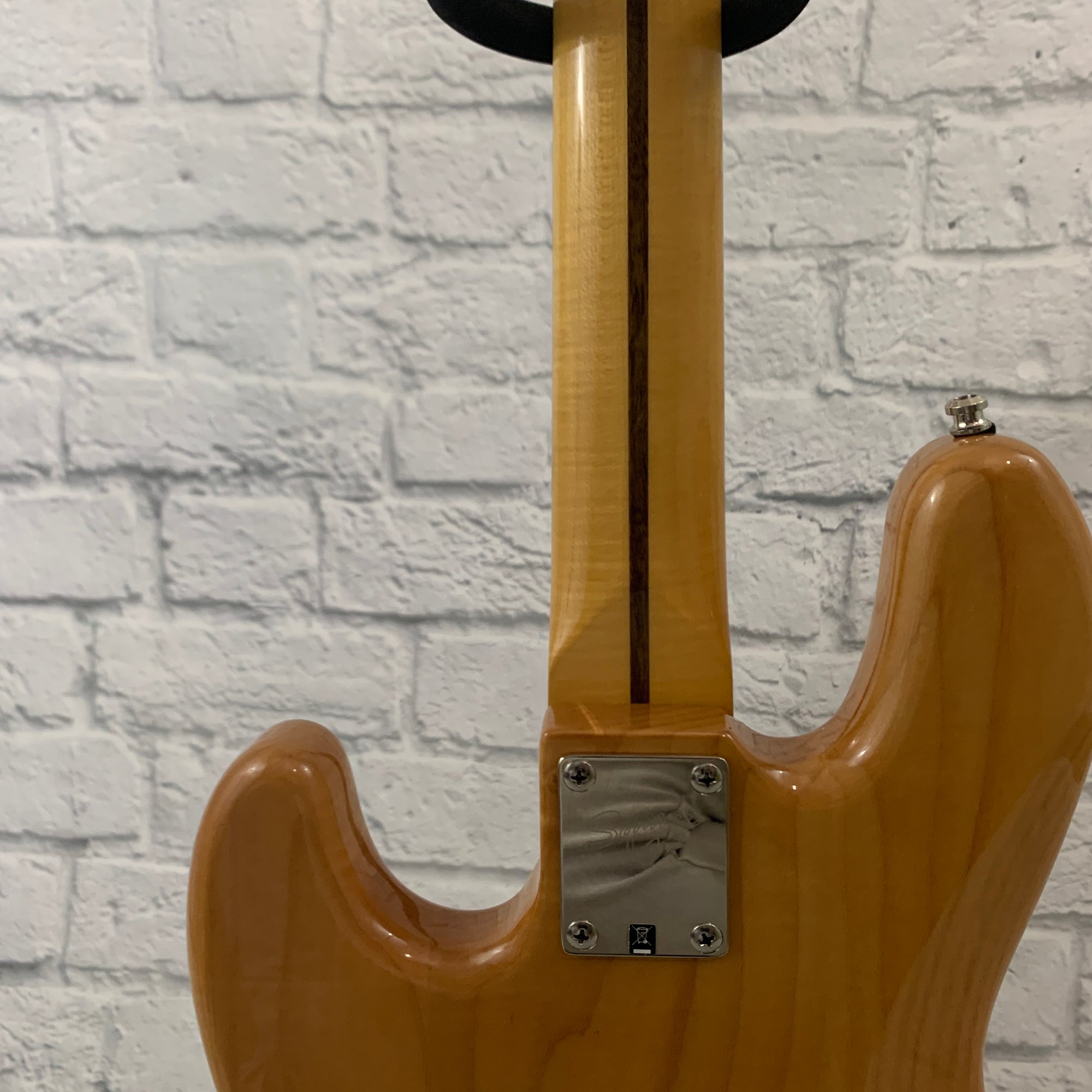 Squier Vintage Modified Jazz Bass Body w/ VM P-Bass Neck 4 String Bass - Butterscotch