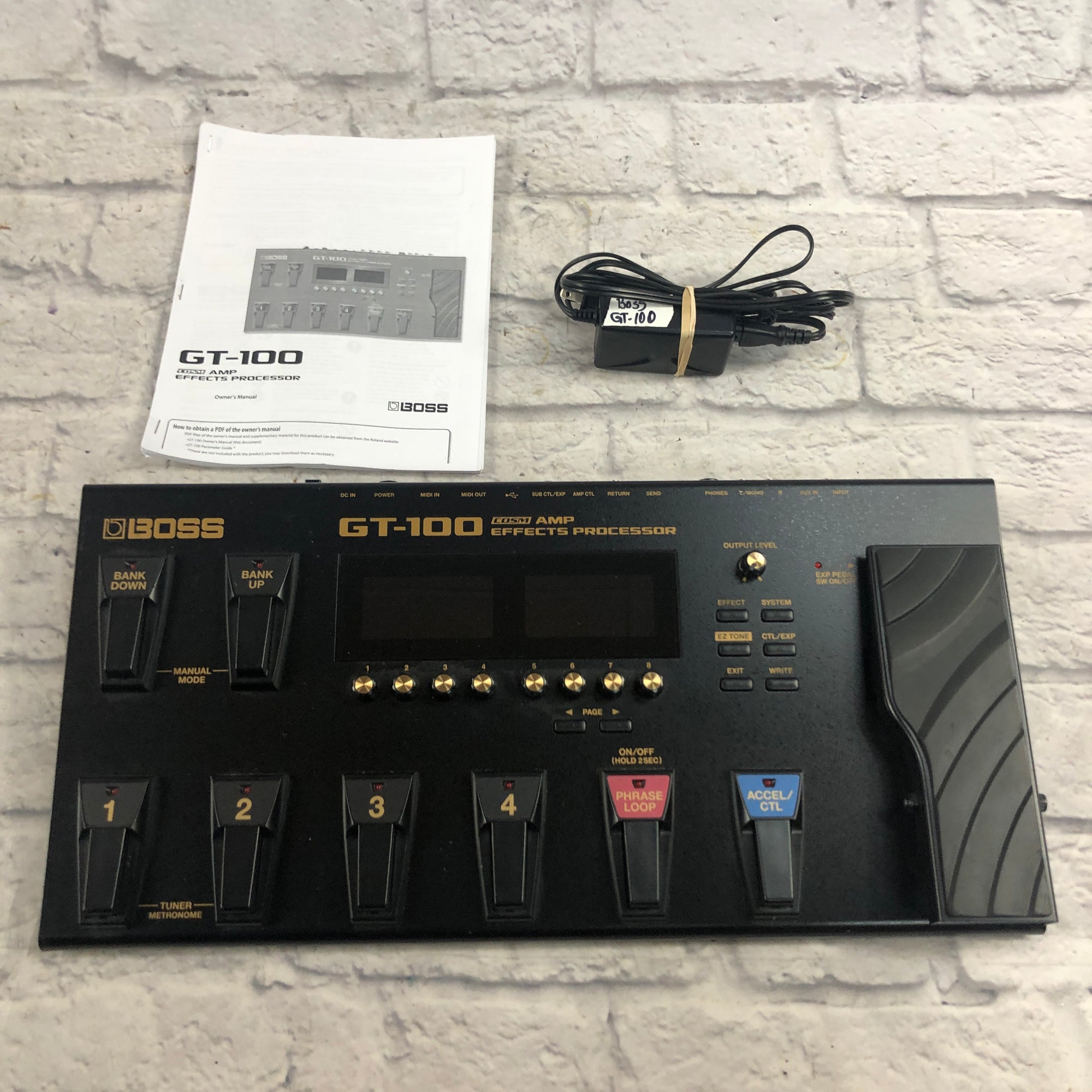 Boss GT-100 Multieffects Pedal