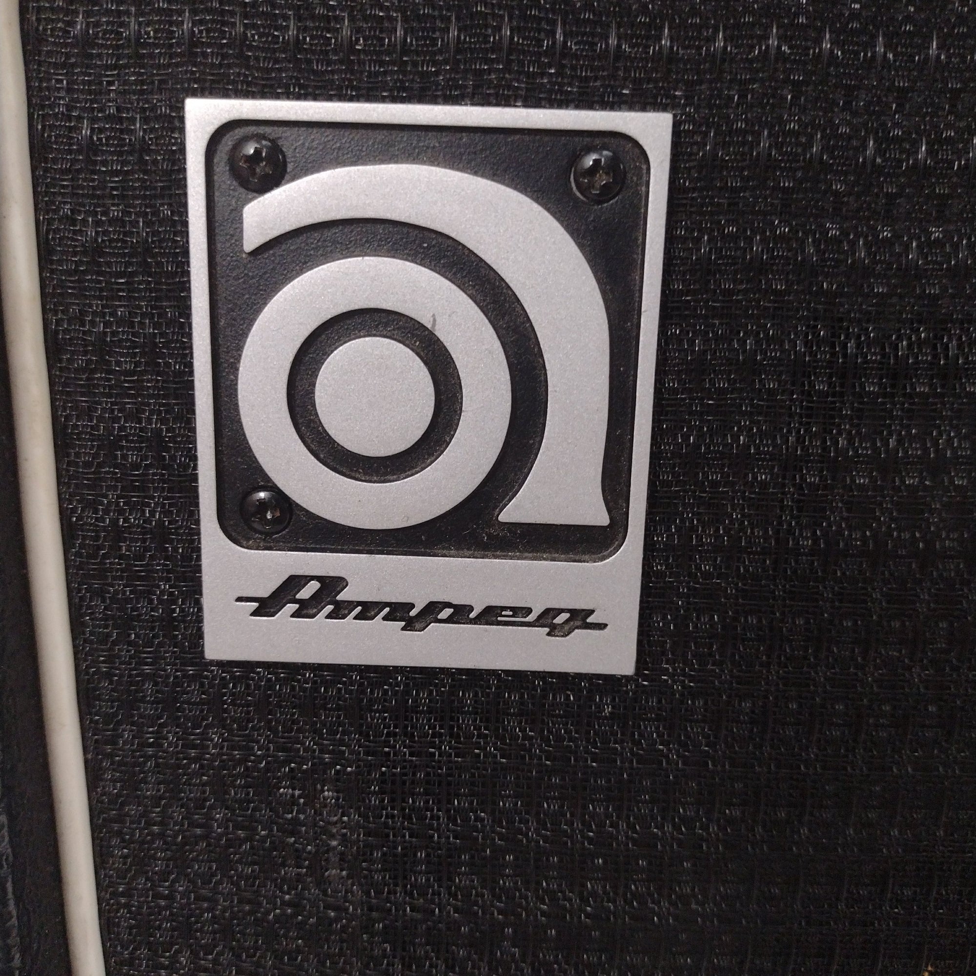 Ampeg BA-115 v1 Bass Combo Amp - Evolution Music