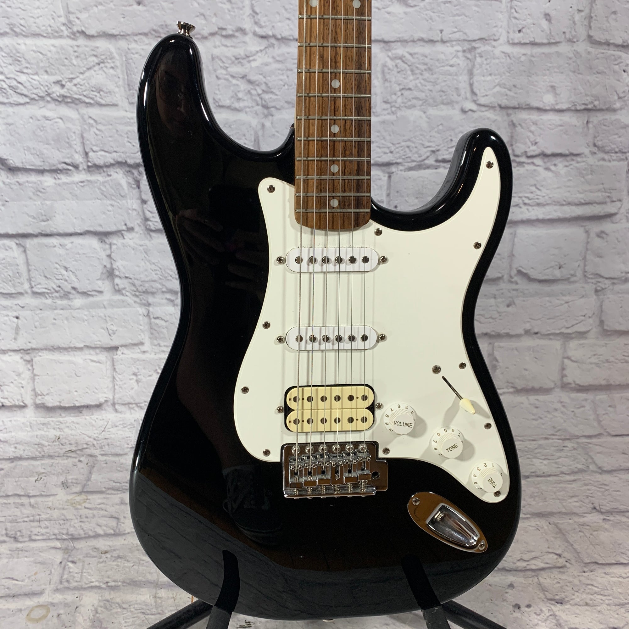 Squier Affinity Black Stratocaster HSS