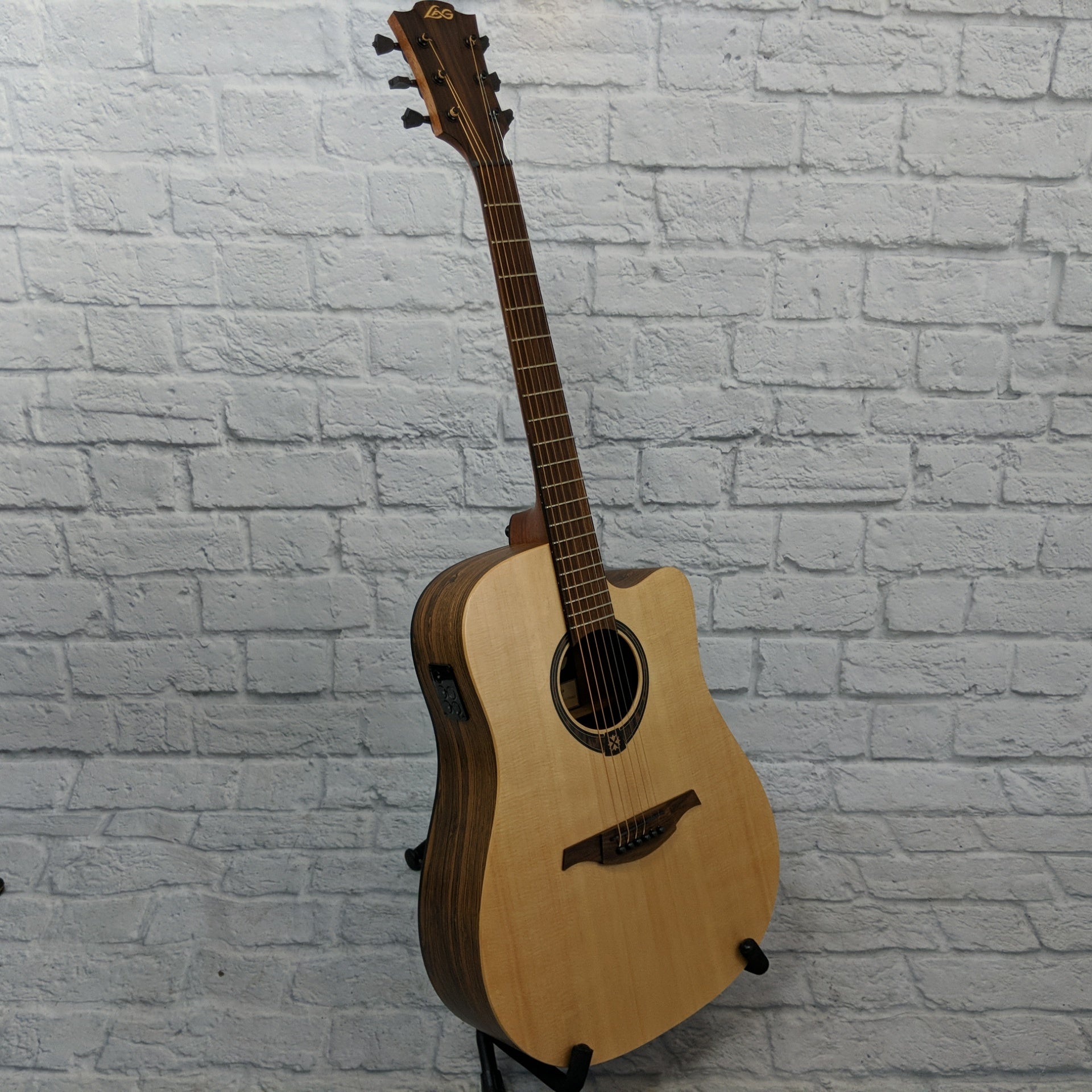 LAG Guitars Tramontane T270 Dreadnought Acoustic Electric Guitar