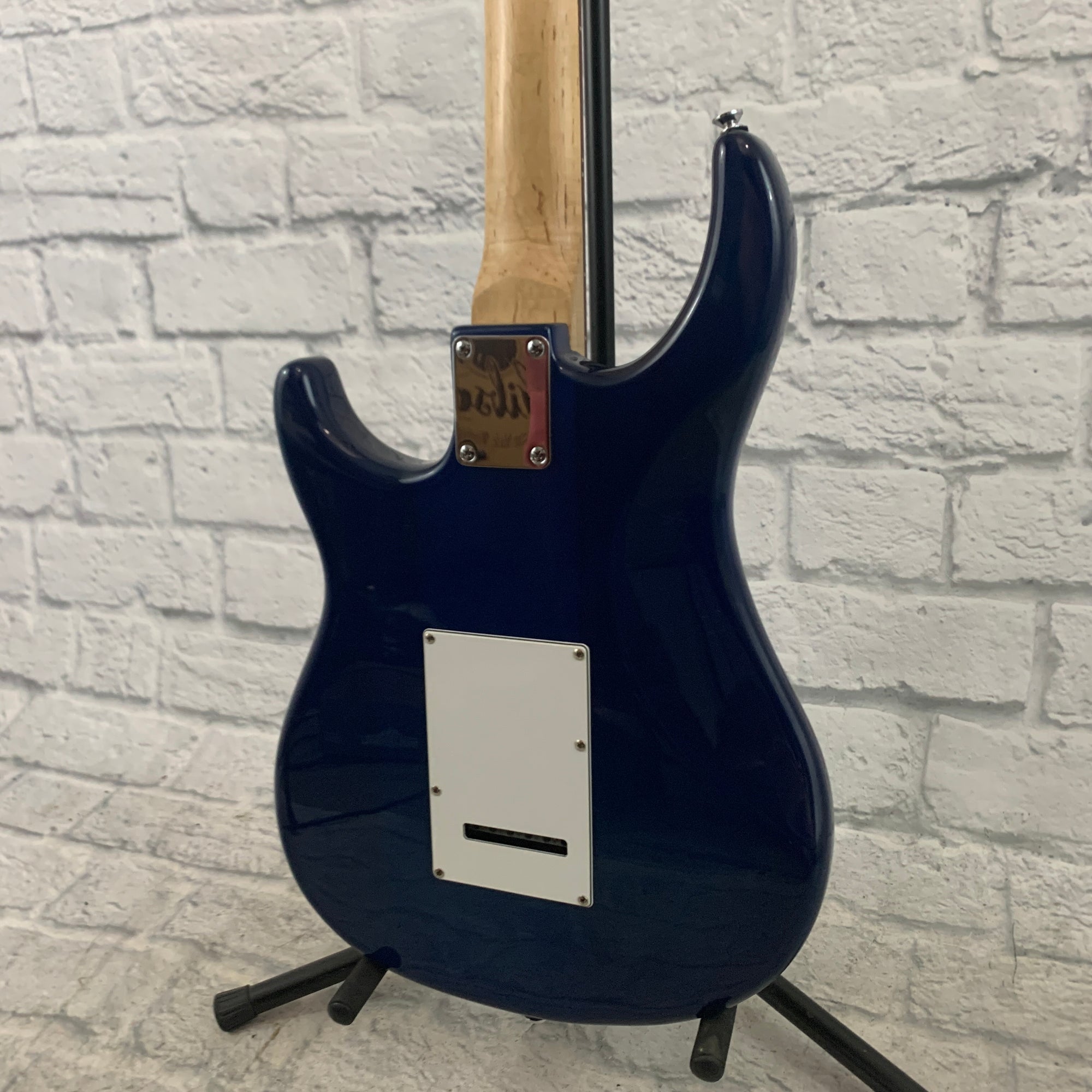 ギター PEAVEY RAPTOR PLUS EXP Raptor® Plus Black Electric Guitar - Peavey