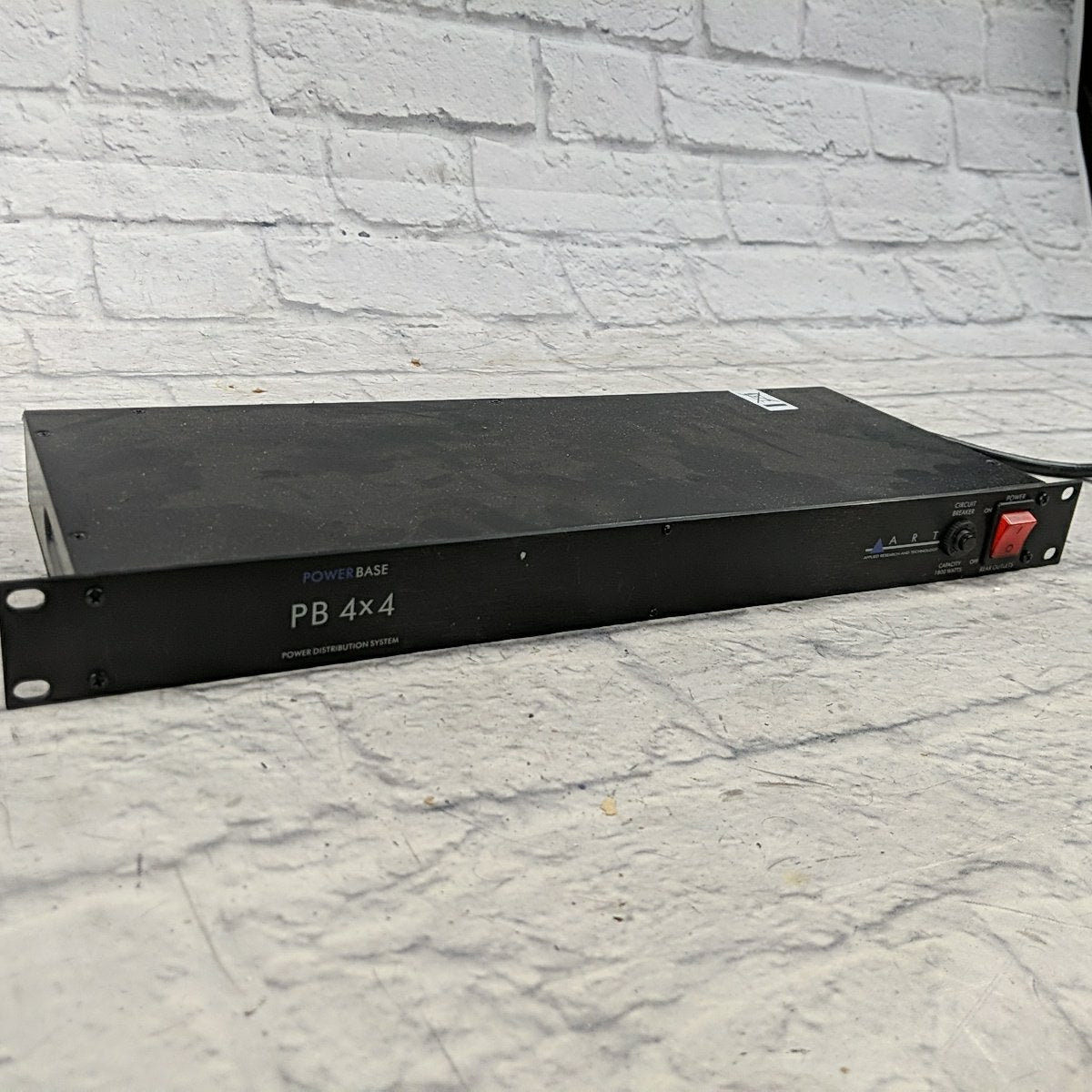 ART PowerBase PB 4x4 Power Distribution System Power Conditioner