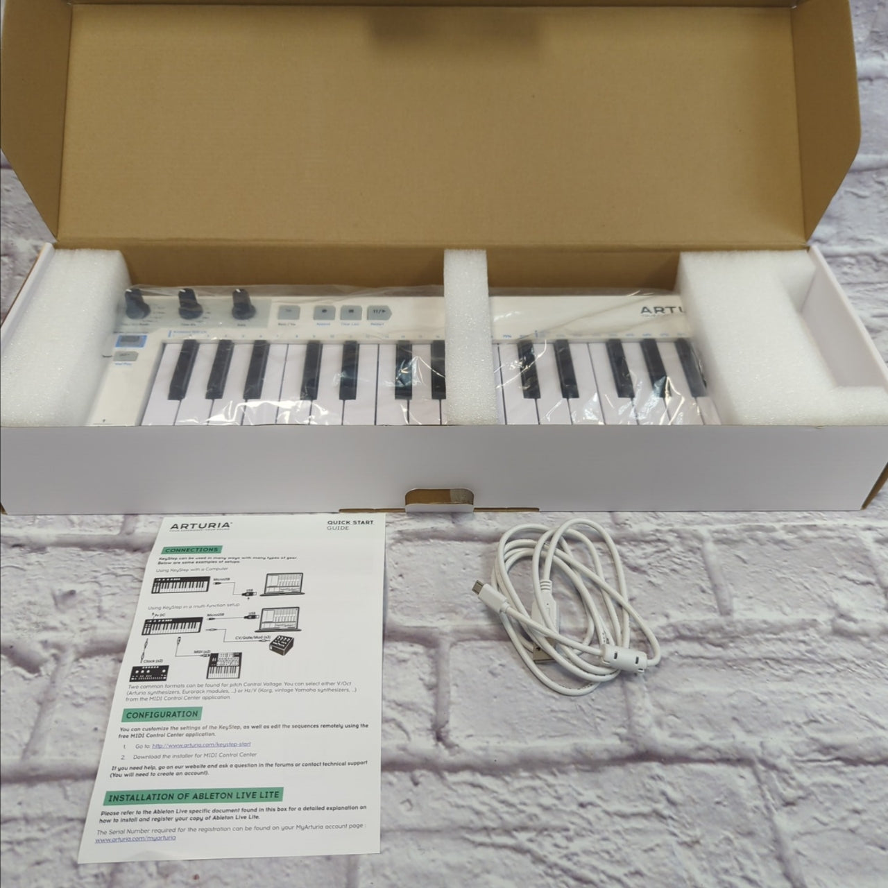 Arturia Key Step 32 Midi Controller