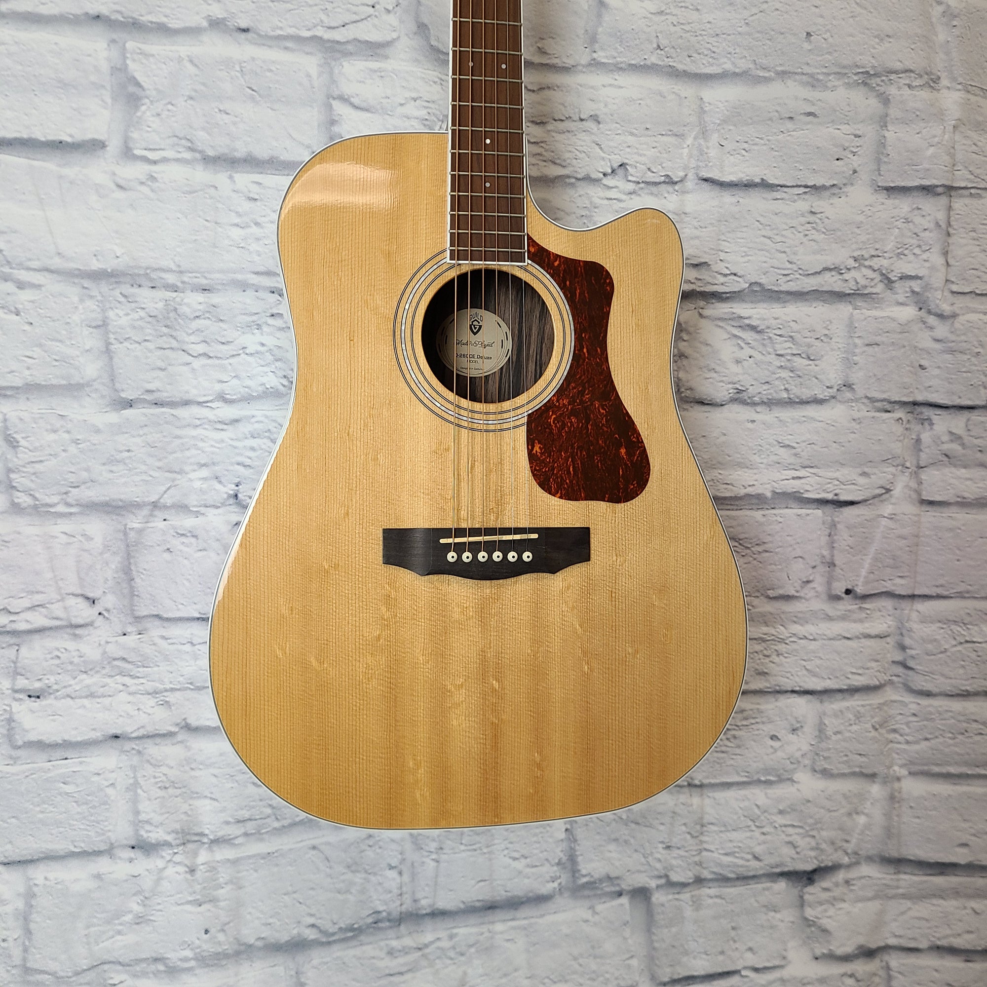 Guild D-260CE Deluxe Cutaway Acoustic / Electric Guitar - Natural Gloss - With Case