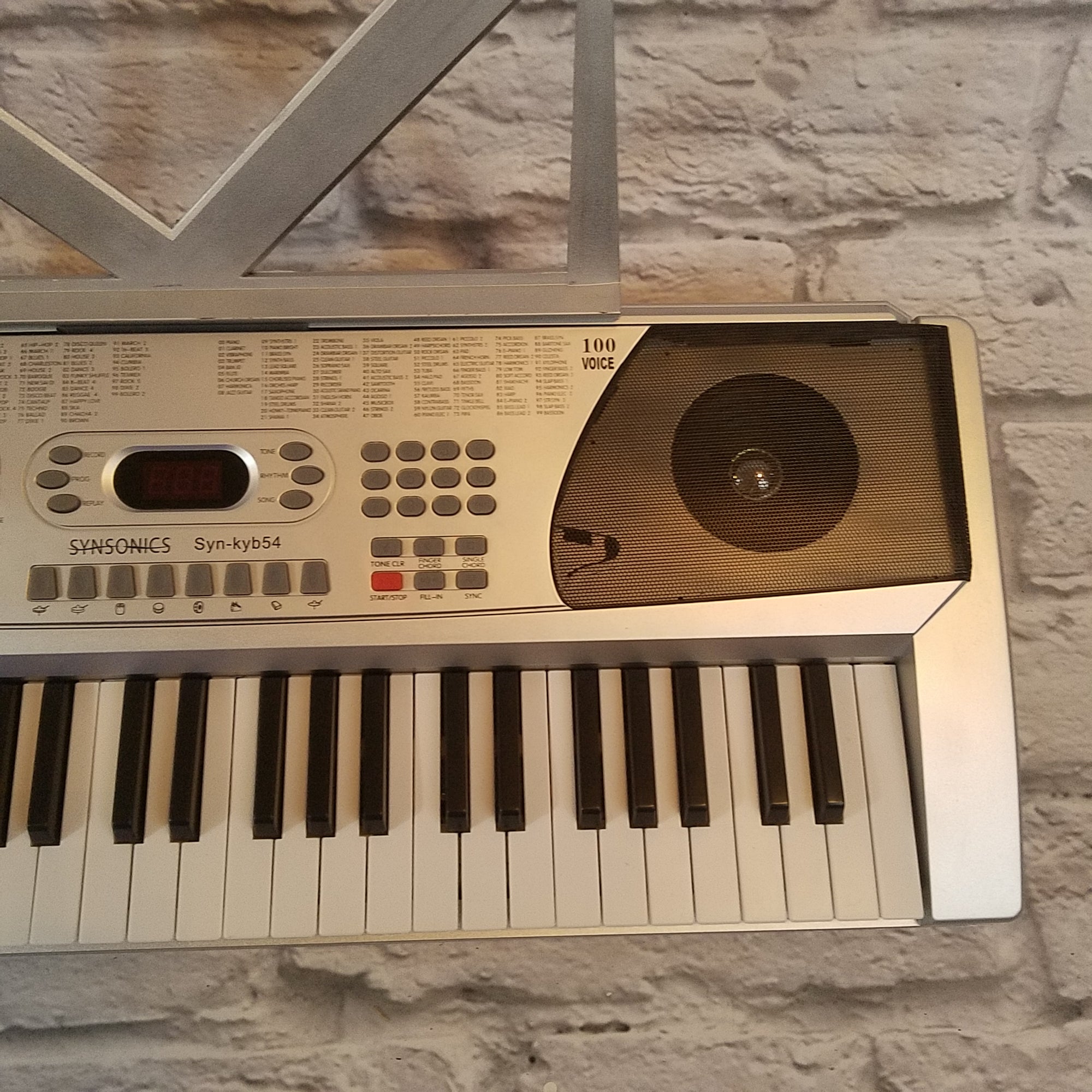 Synsonics Syn-Kyb54 Digital Piano - New Old Stock!